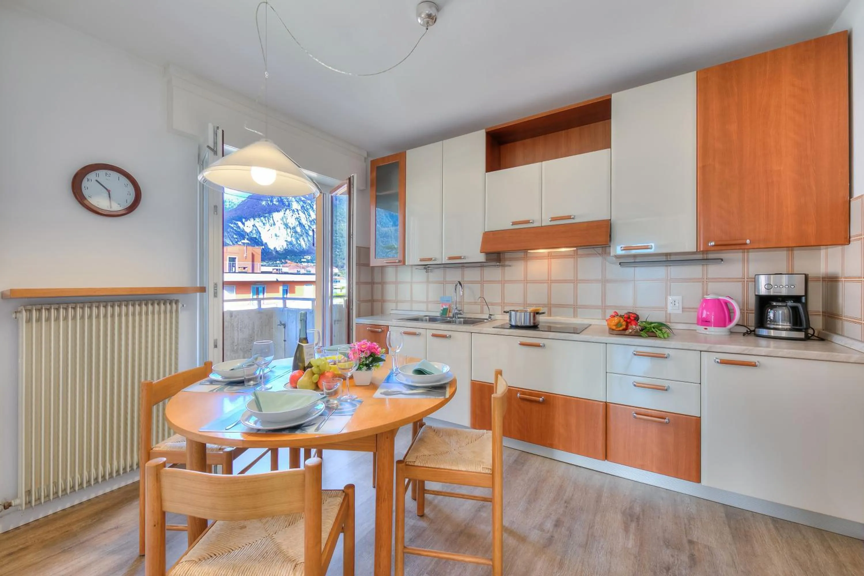 Kitchen or kitchenette in Antares150m from the Lake - Happy Rentals