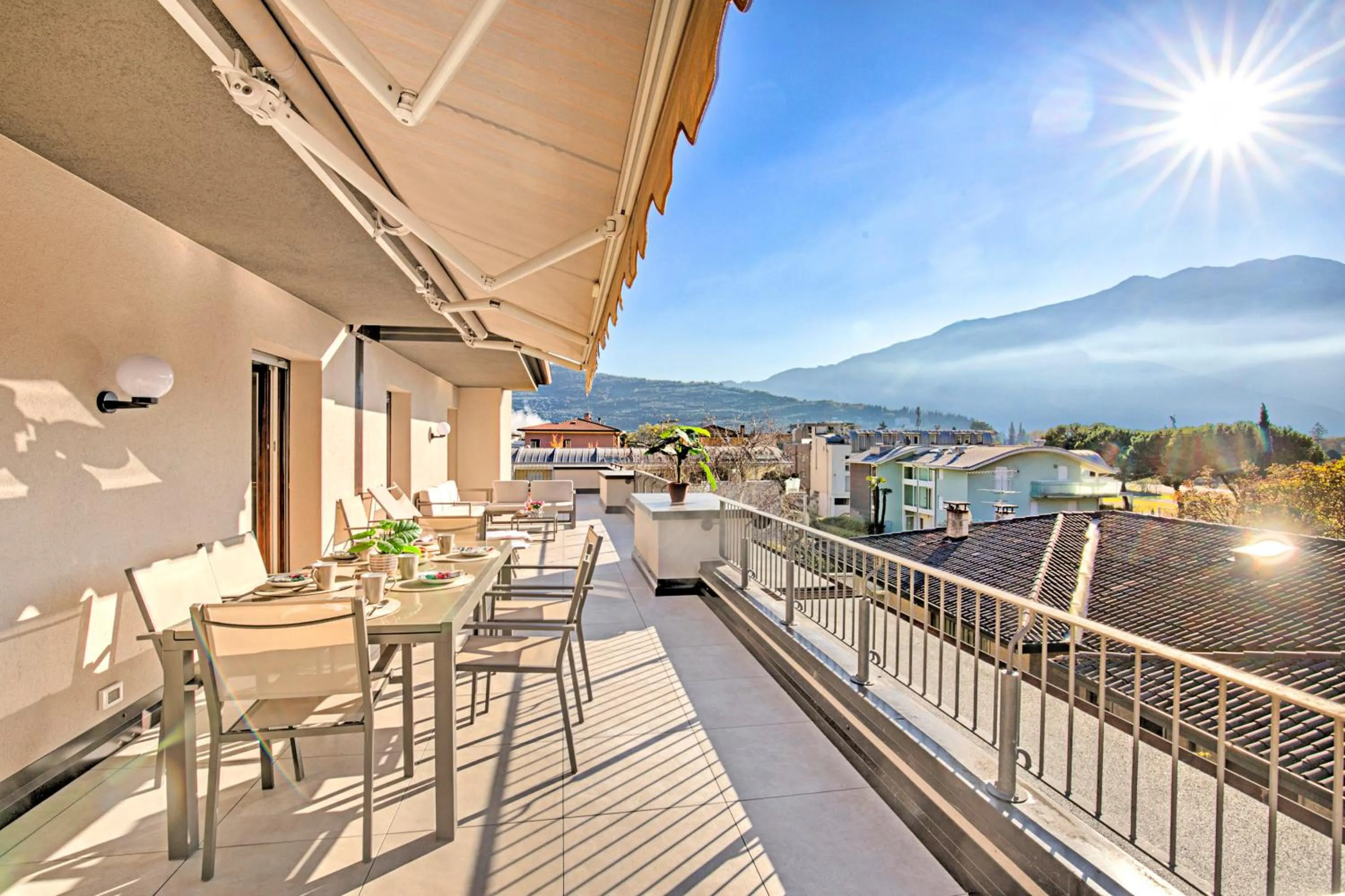 Balcony/Terrace in Antares150m from the Lake - Happy Rentals