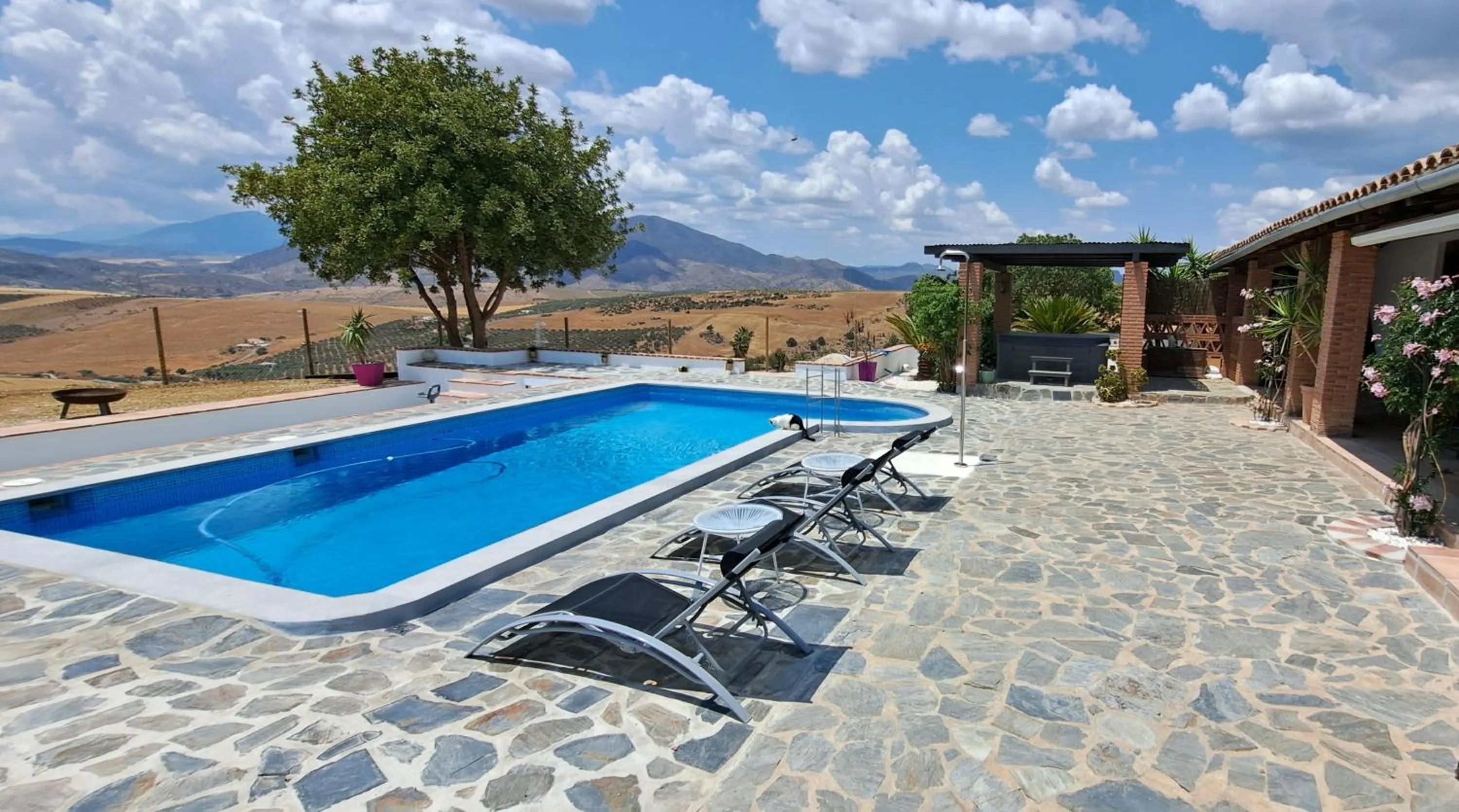 Swimming Pool in B&B Casa Loré D'or