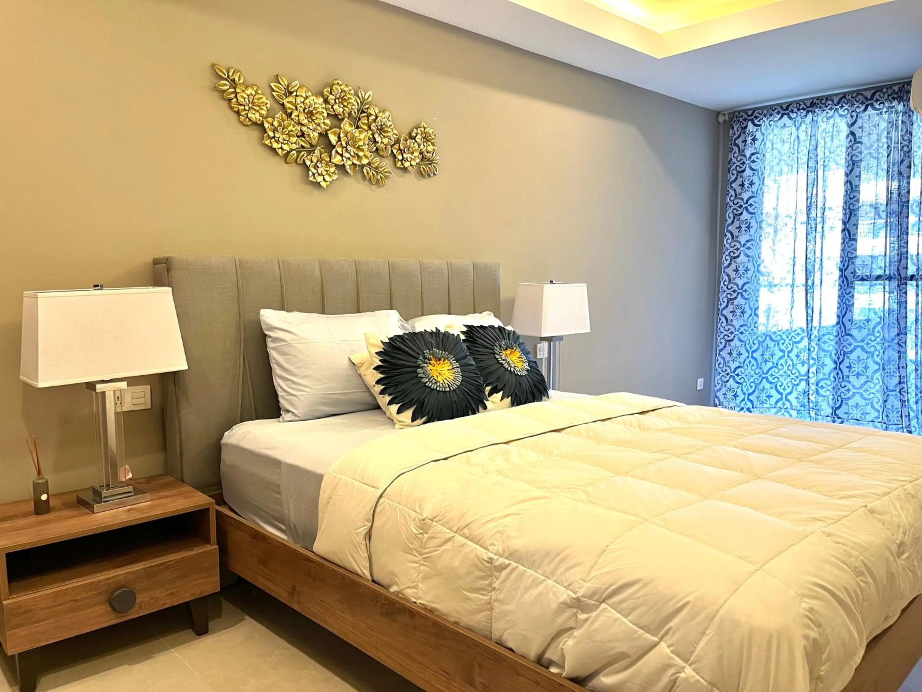 Bed in Kololi Sands Apartments
