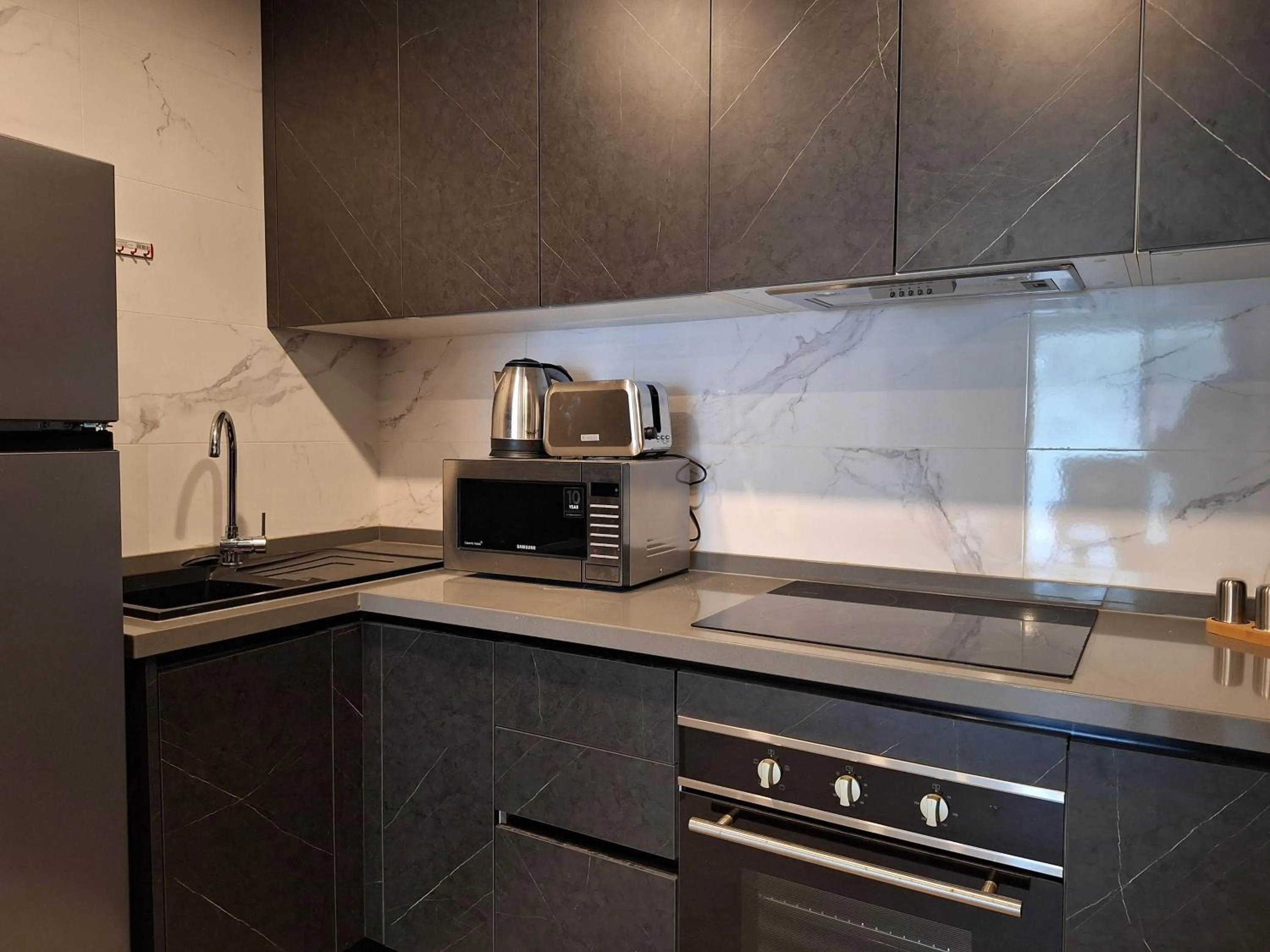 Kitchen or kitchenette in Kololi Sands Apartments