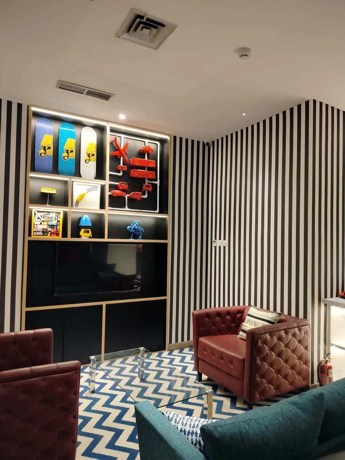 Area and facilities in Moritz Biz Gandaria