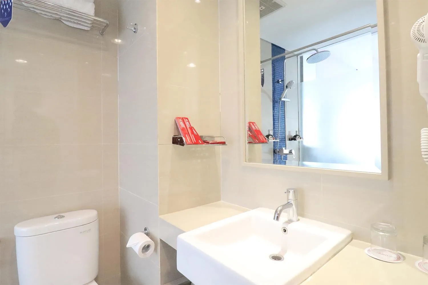 Bathroom in Moritz Biz Gandaria