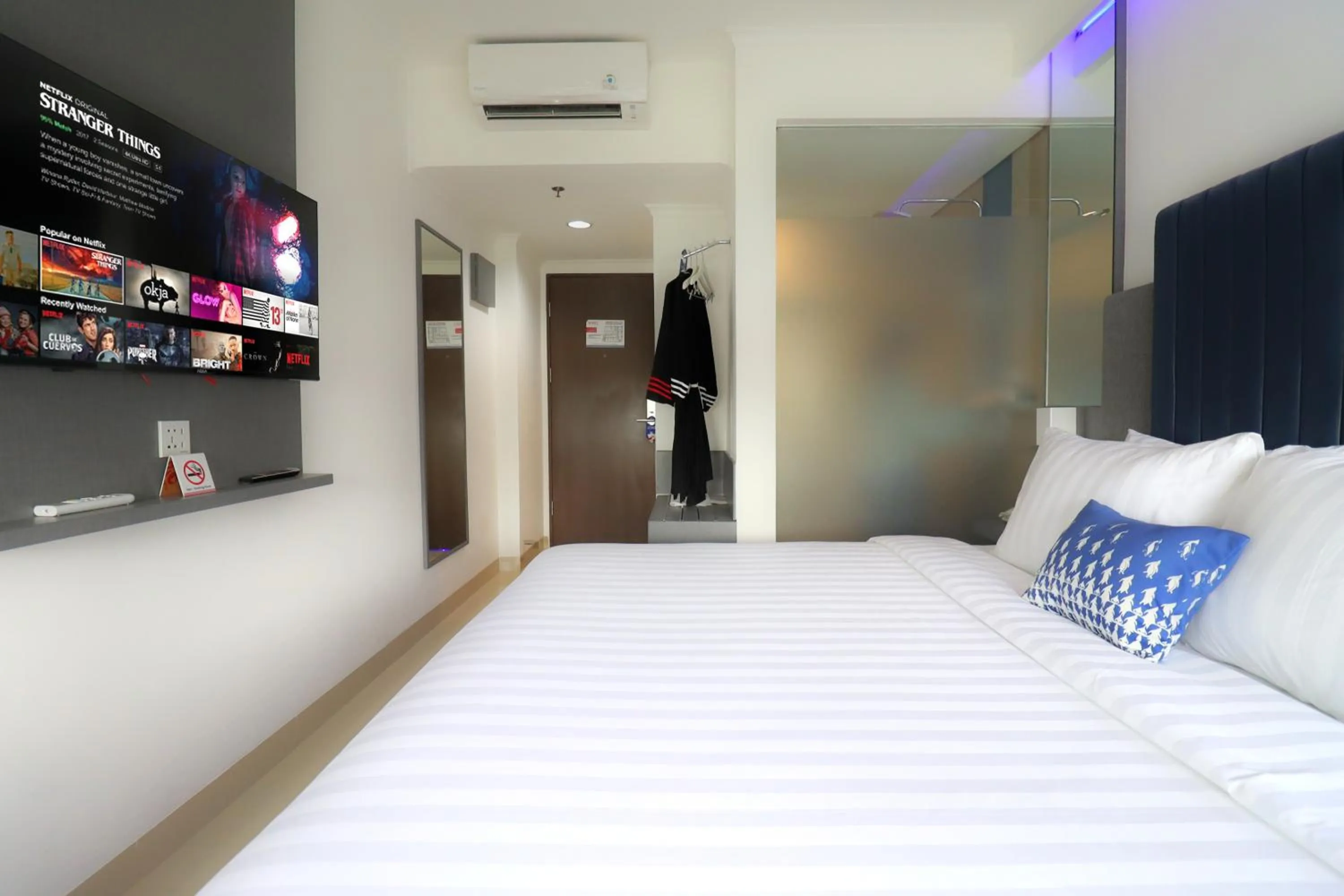 Bedroom, Bed in Moritz Biz Gandaria