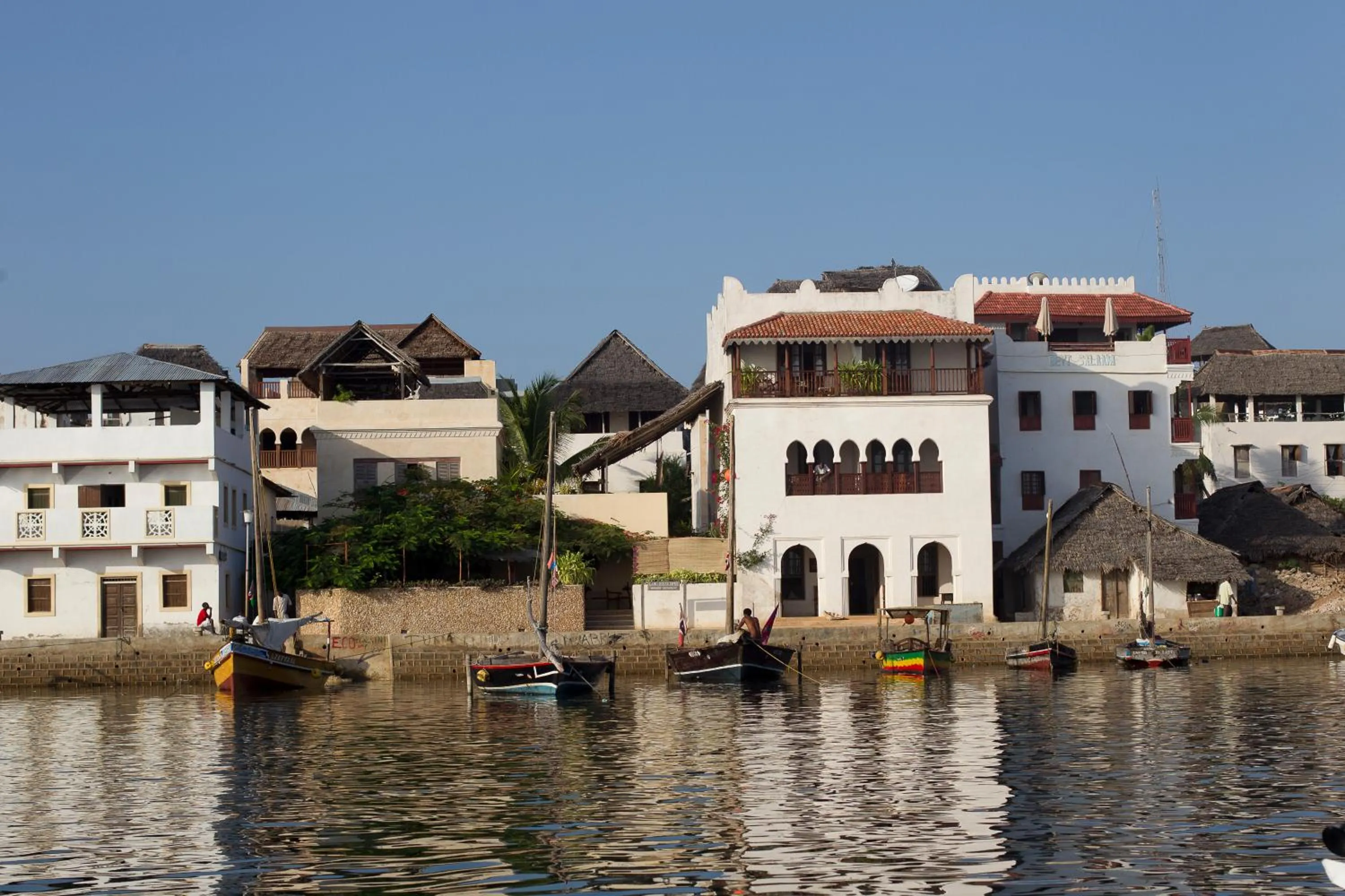 Property building in LAMU HOUSE