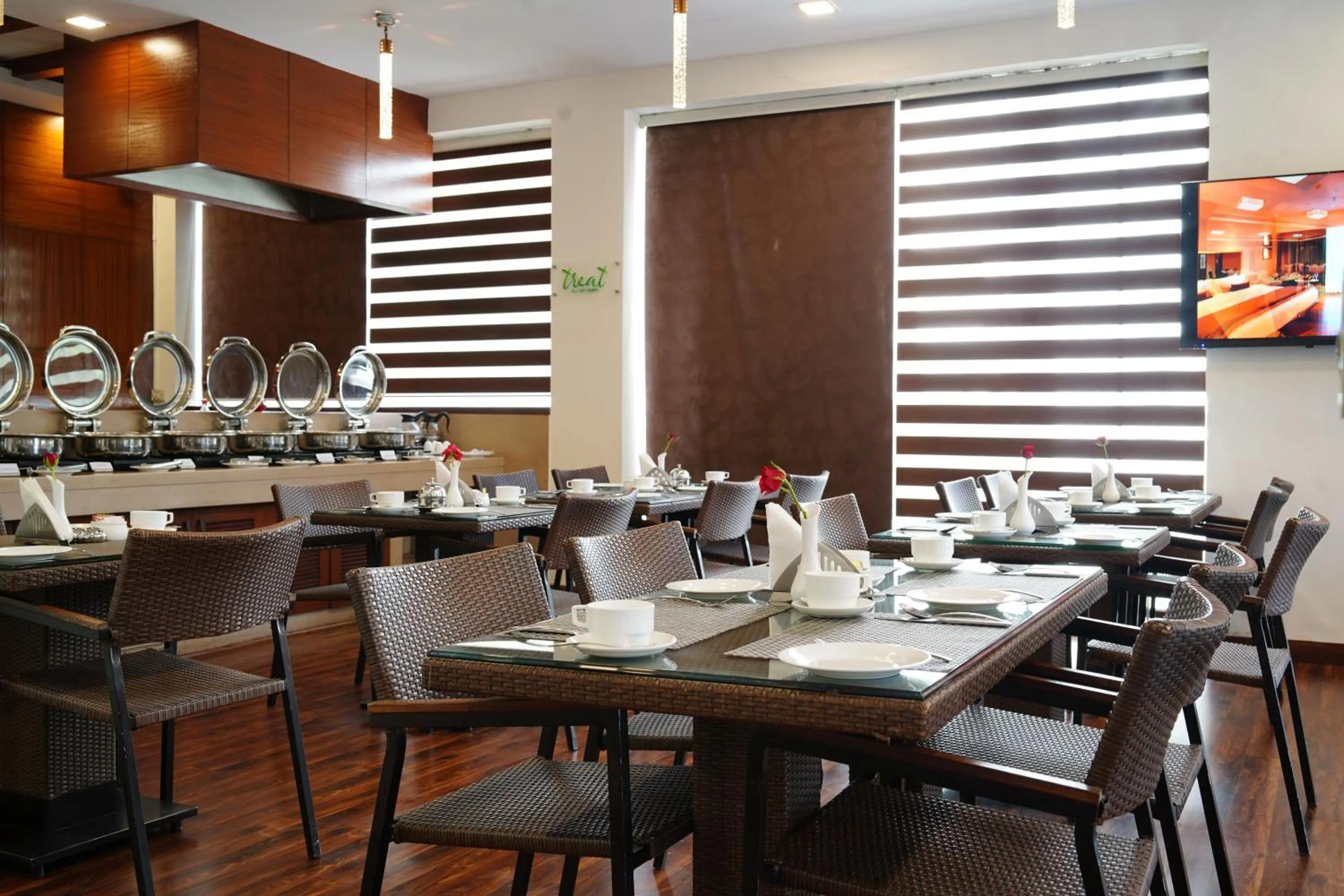 Restaurant/places to eat in Zip By Spree Hotels Delhi Greater Kailash
