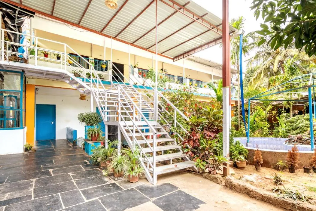 Casanova by the Sea - Just a walk away to Canacona Beach