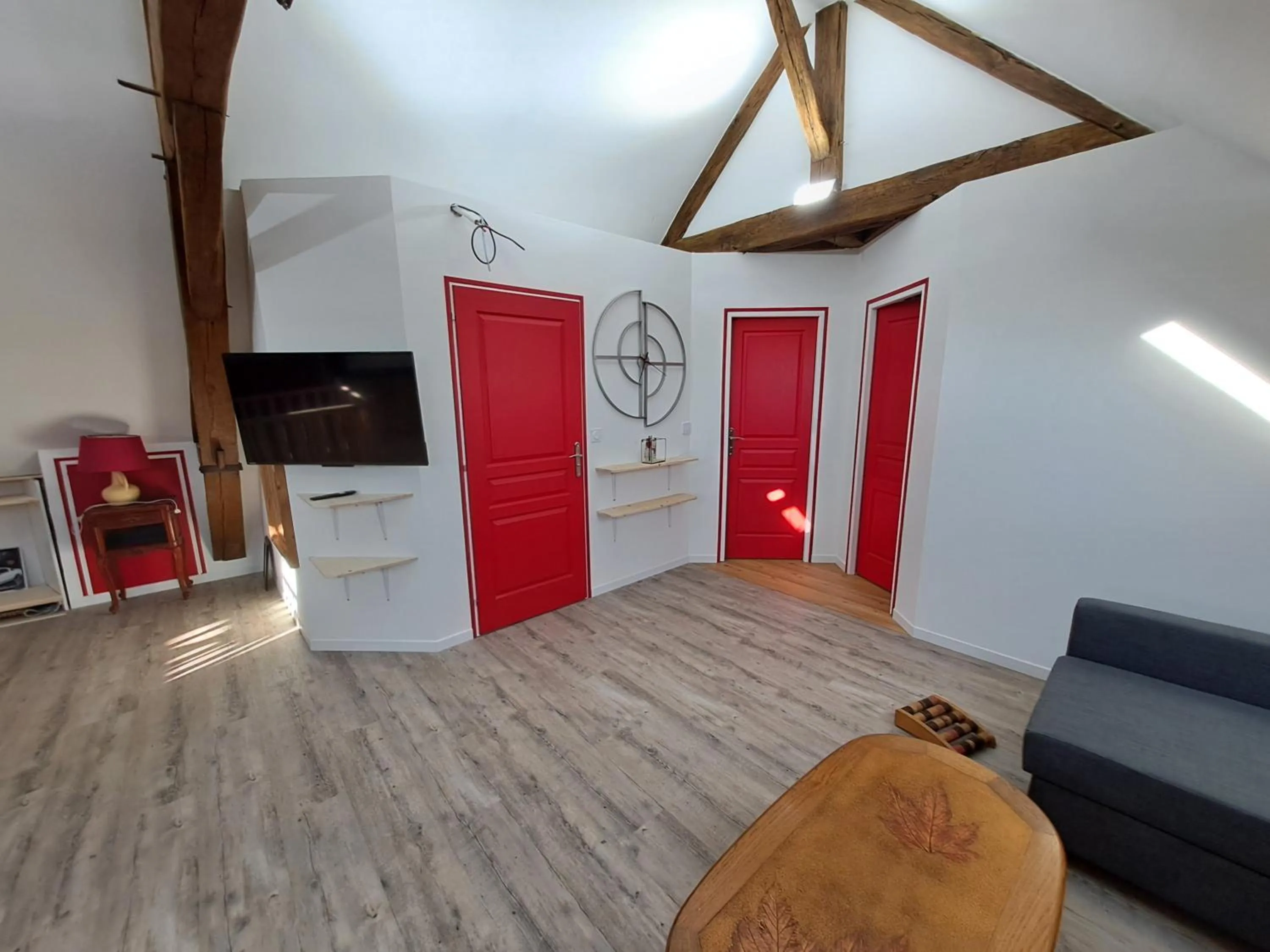 Communal lounge/ TV room in Kilomètre 99