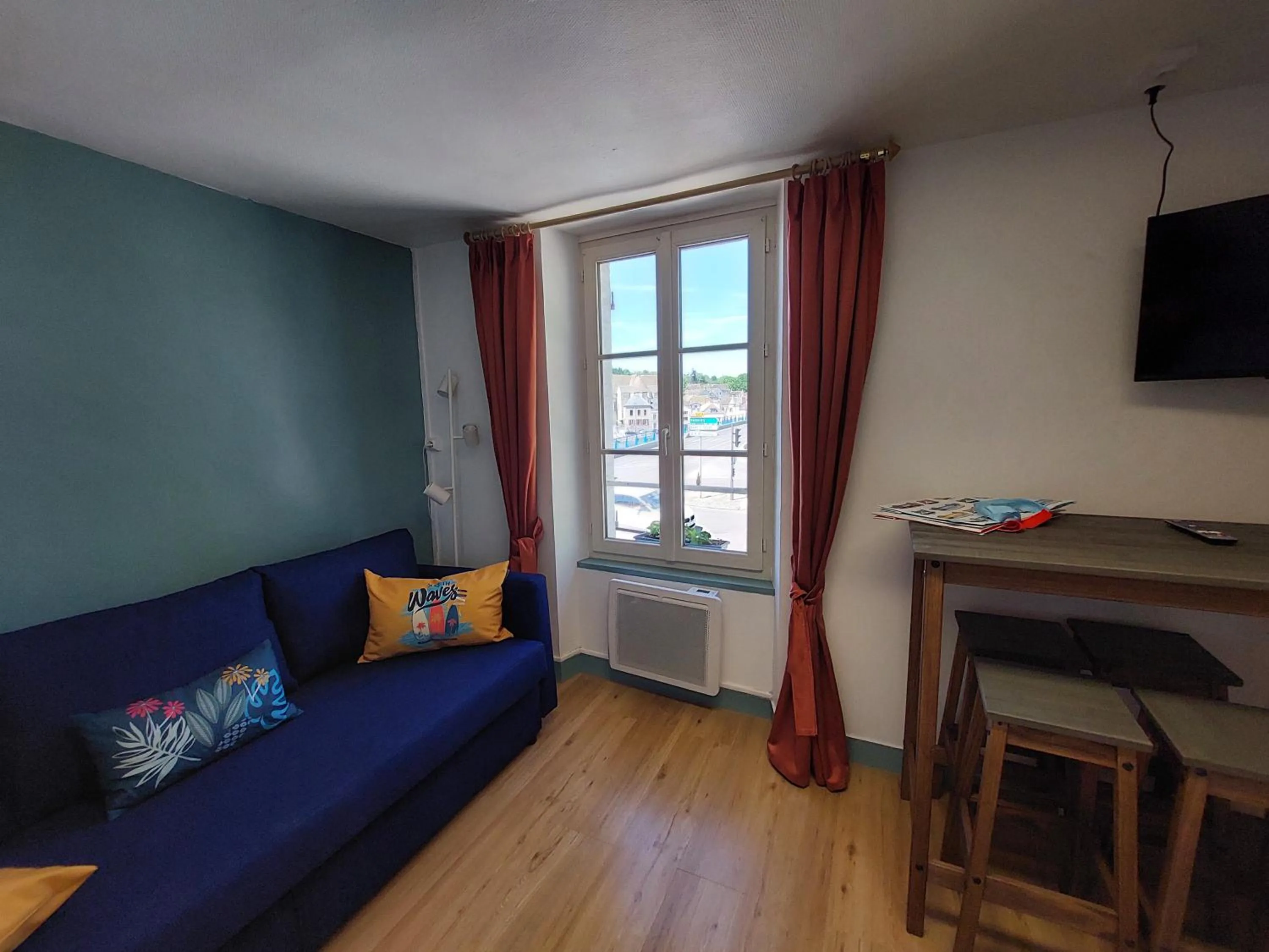 TV and multimedia in Kilomètre 99