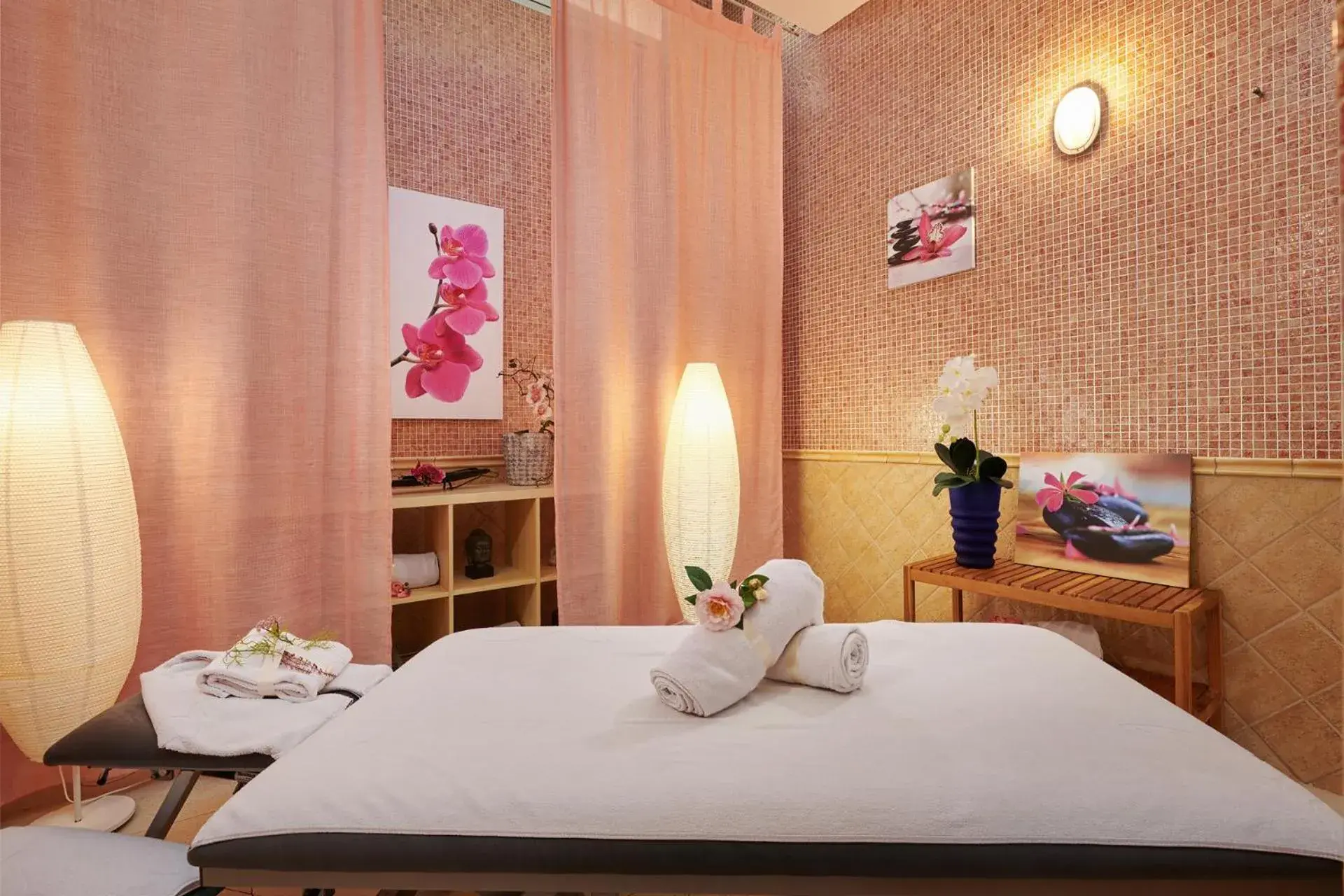 Massage, Bed in Grupotel Gran Vista & Spa Massage, Bed in Grupotel Gran Vista & Spa