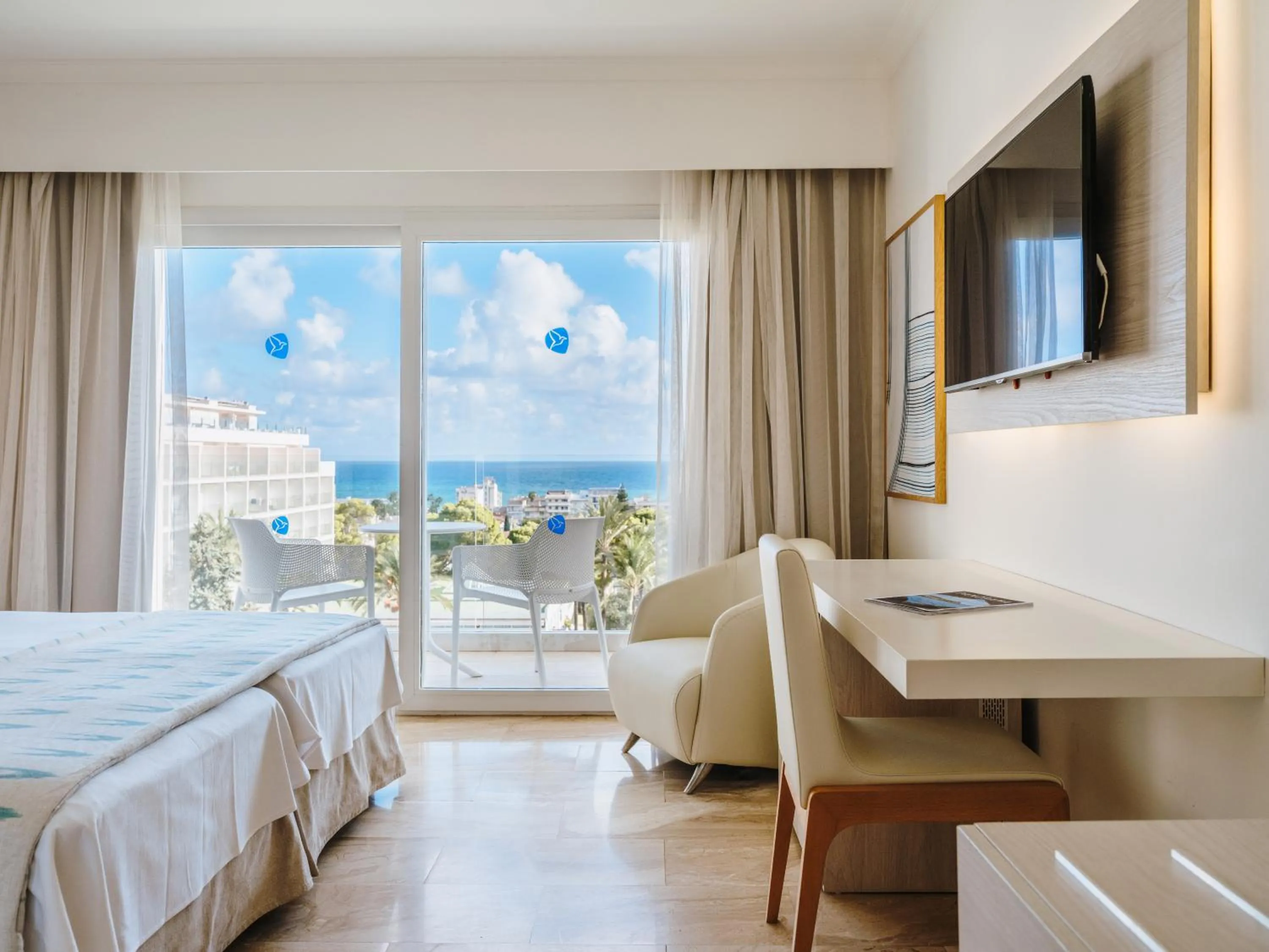 Photo of the whole room, Bed in Grupotel Gran Vista & Spa