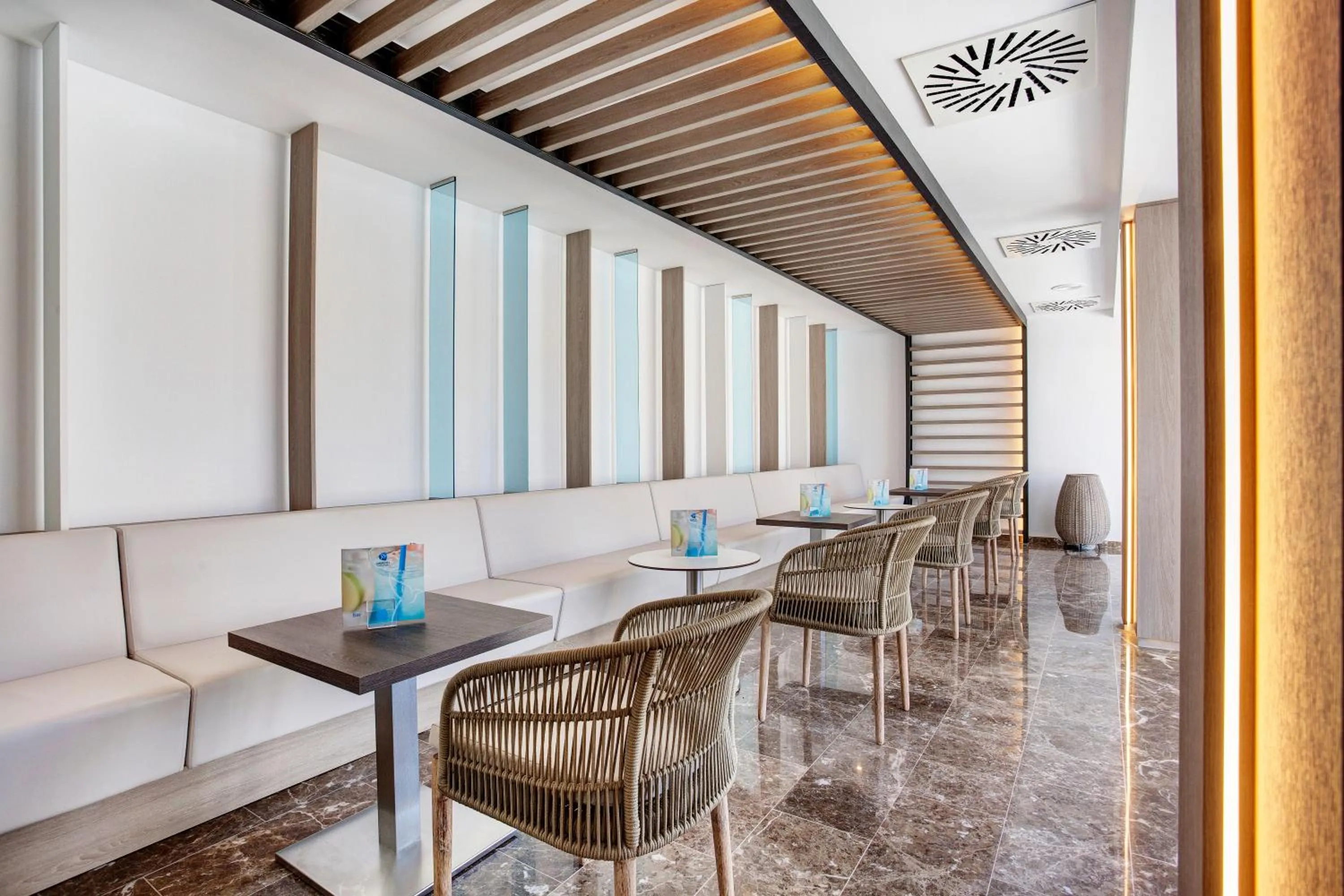 Lounge or bar in Grupotel Farrutx