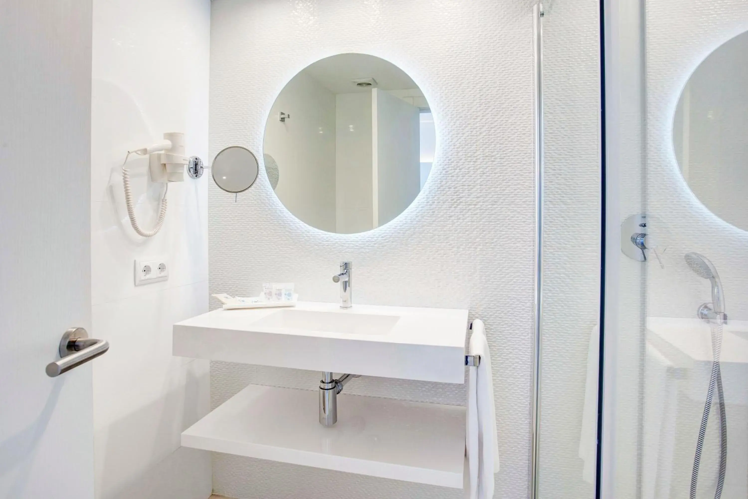 Double Room (1 Adult) in Grupotel Farrutx Double Room (1 Adult) in Grupotel Farrutx