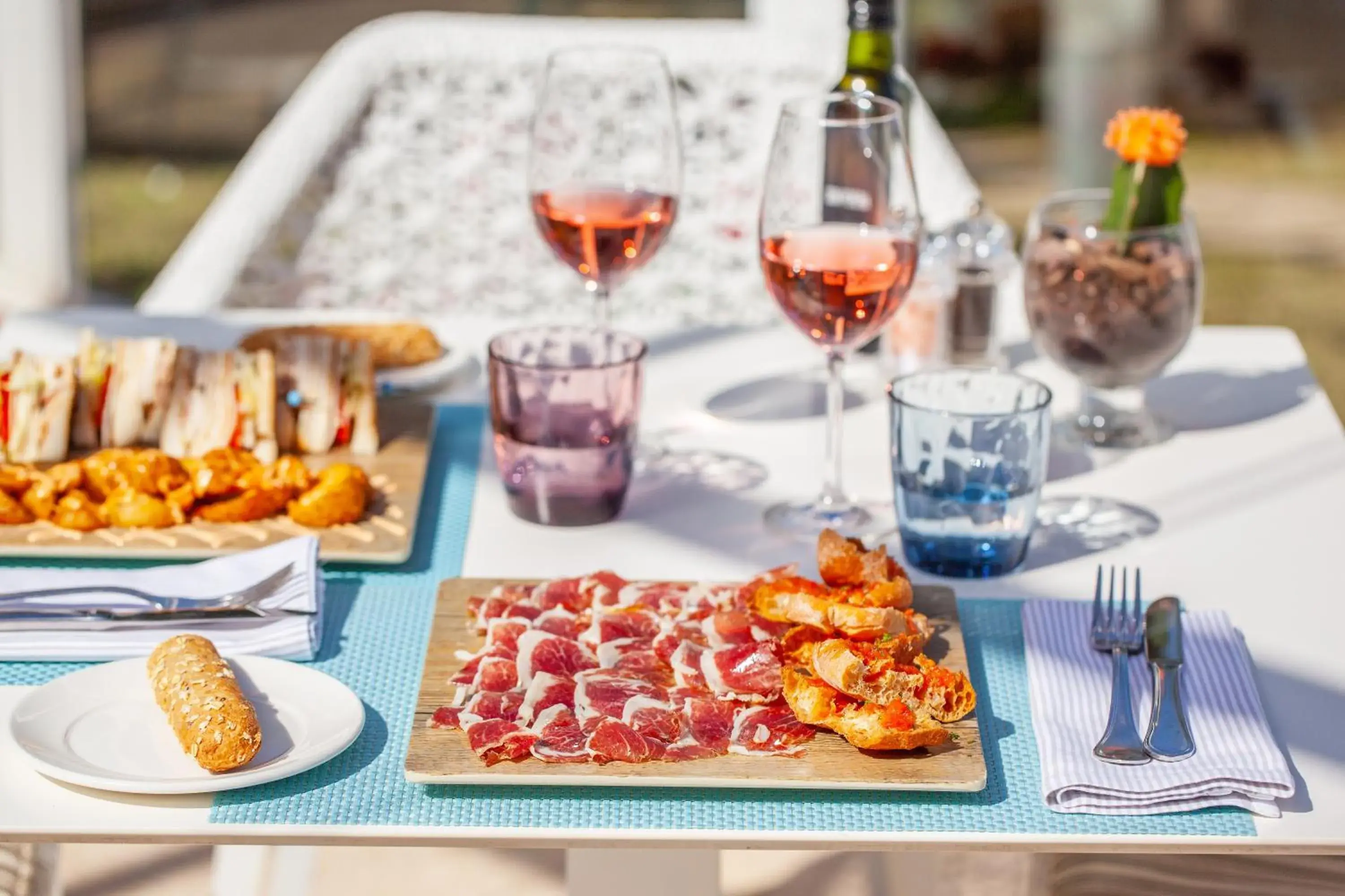 Food and drinks in Grupotel Parc Natural & Spa Food and drinks in Grupotel Parc Natural & Spa