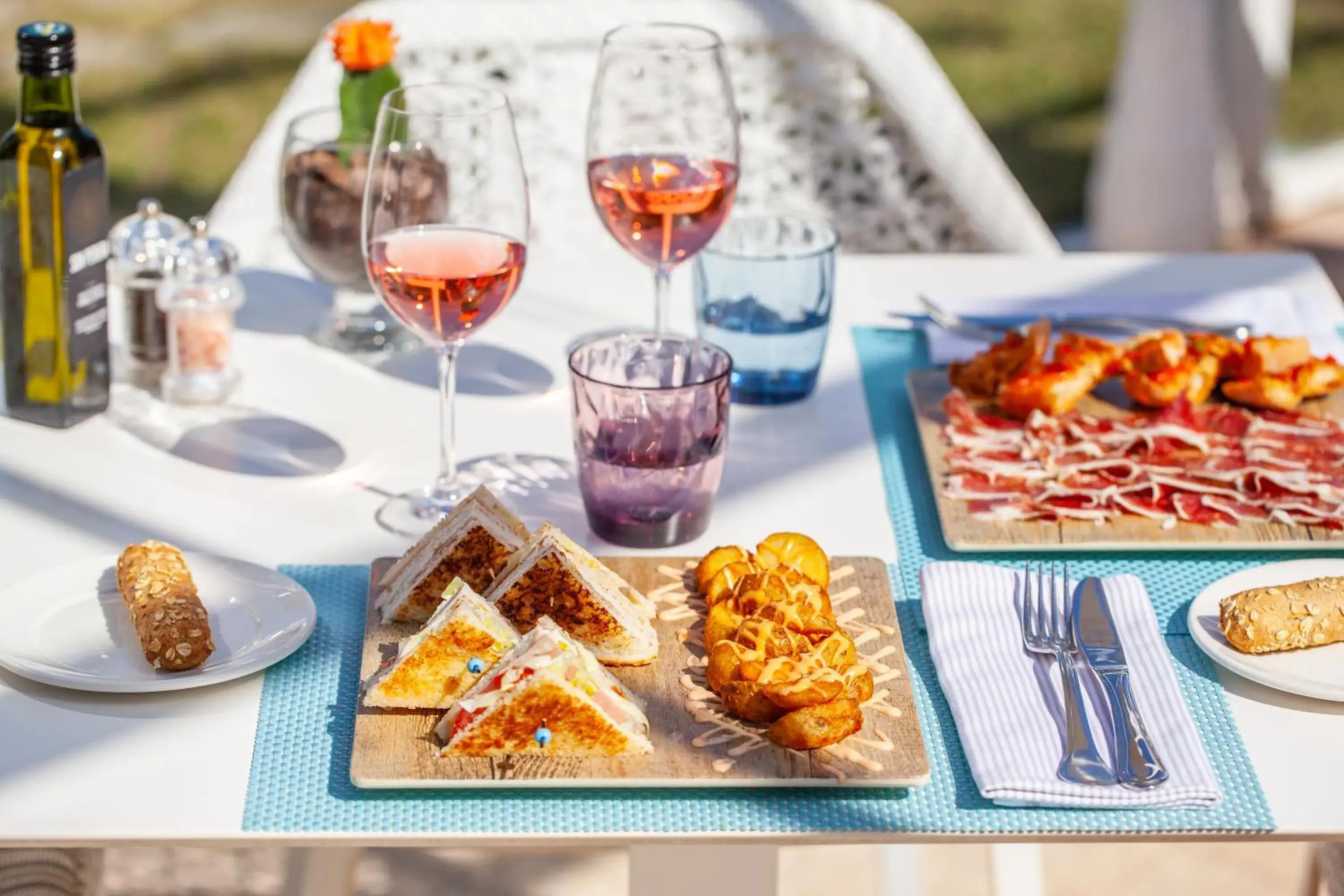 Food and drinks in Grupotel Parc Natural & Spa Food and drinks in Grupotel Parc Natural & Spa
