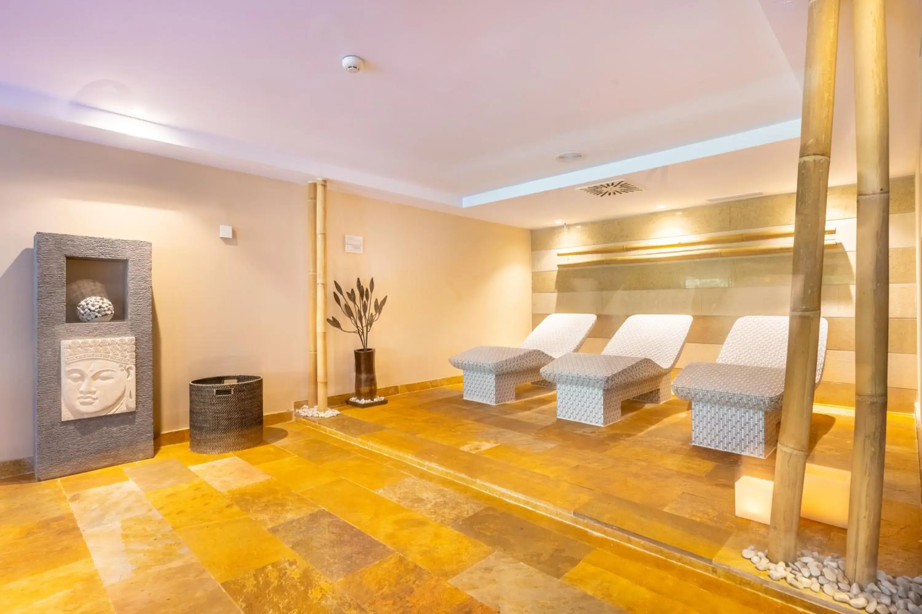 Spa and wellness centre/facilities, Bed in Grupotel Parc Natural & Spa Spa and wellness centre/facilities, Bed in Grupotel Parc Natural & Spa