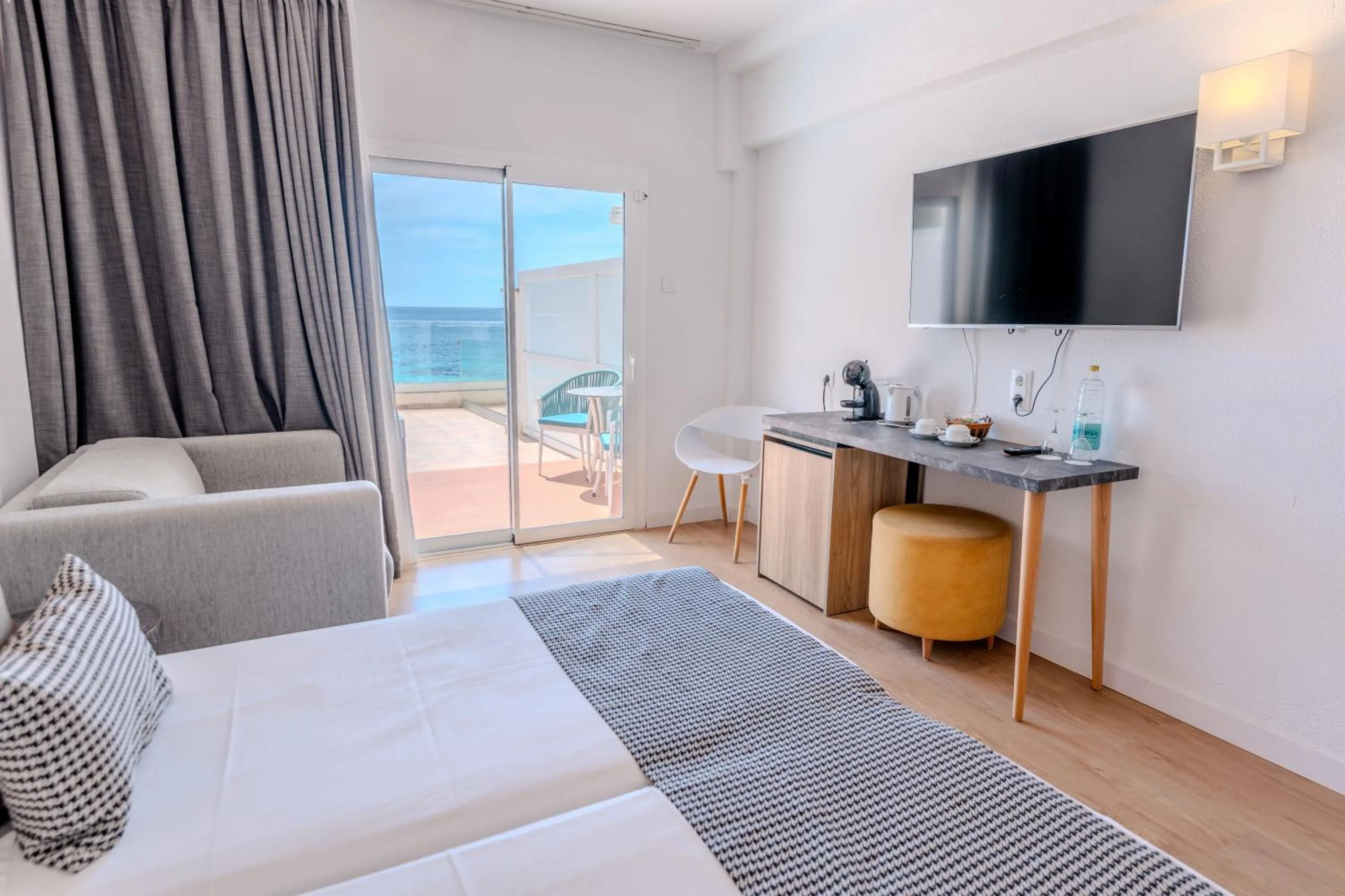 Bed in Flamboyan Caribe Hotel & Spa