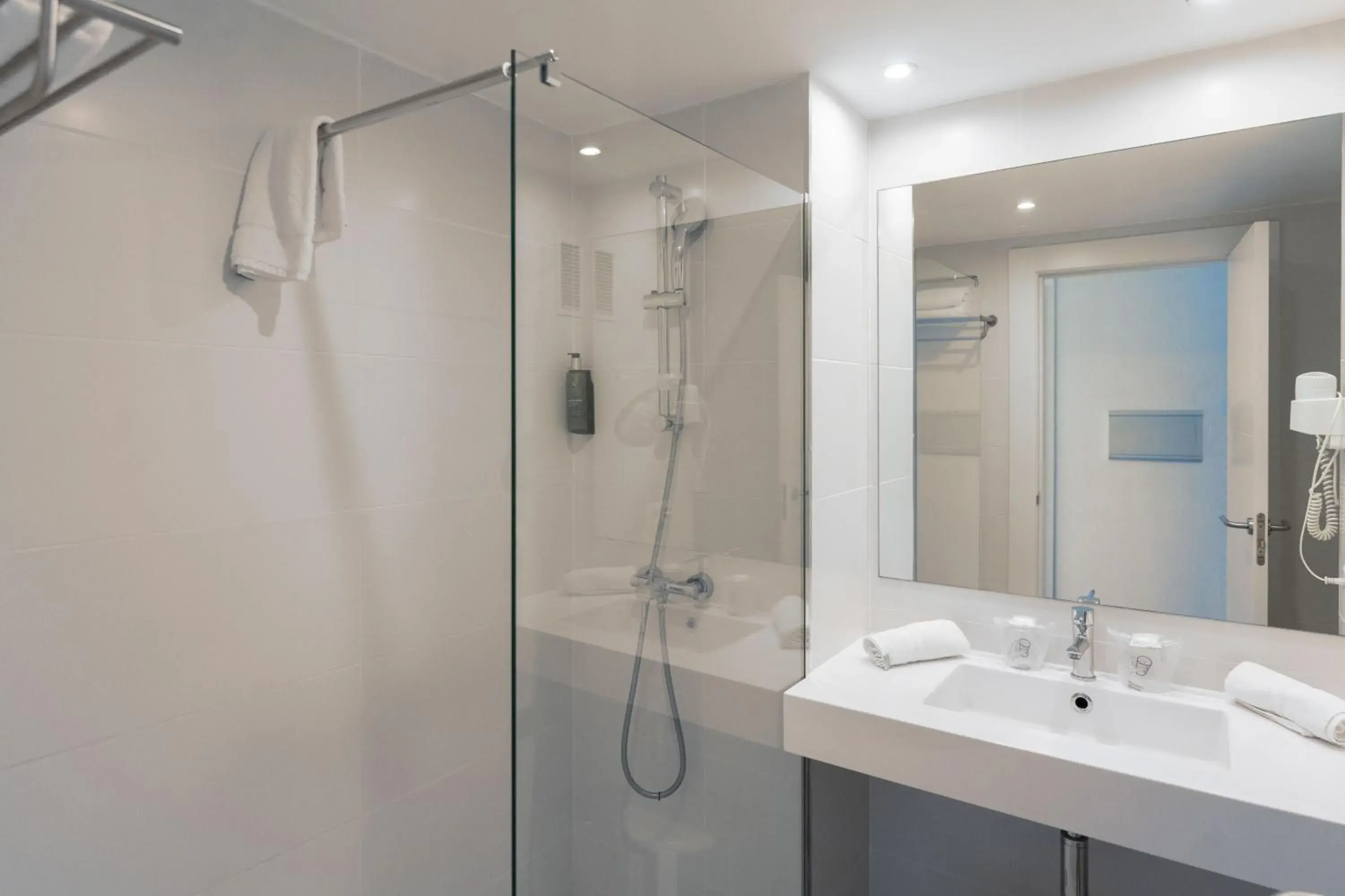 Twin Room with Spa Access - single occupancy in Flamboyan Caribe Hotel & Spa Twin Room with Spa Access - single occupancy in Flamboyan Caribe Hotel & Spa