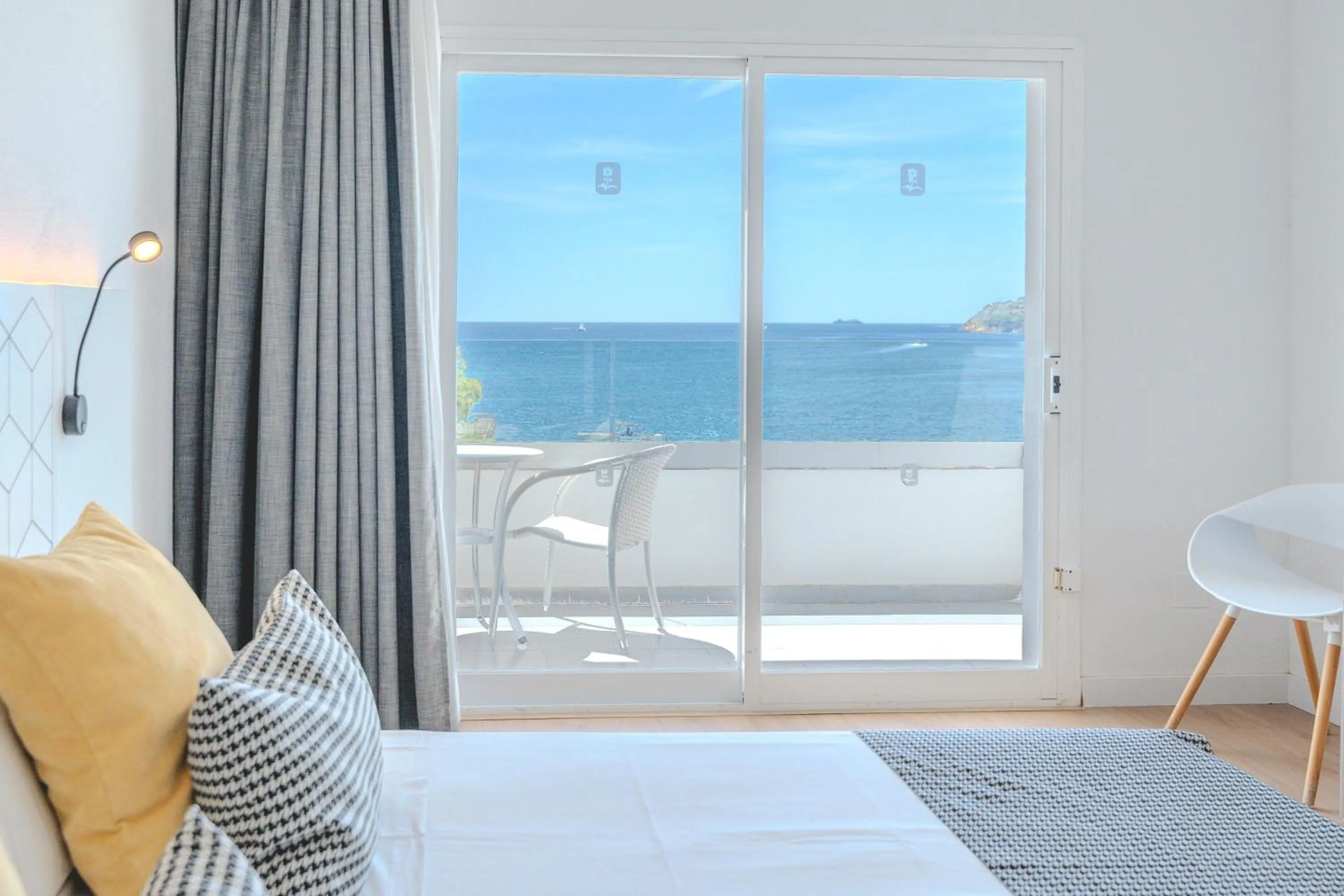 Bed in Flamboyan Caribe Hotel & Spa