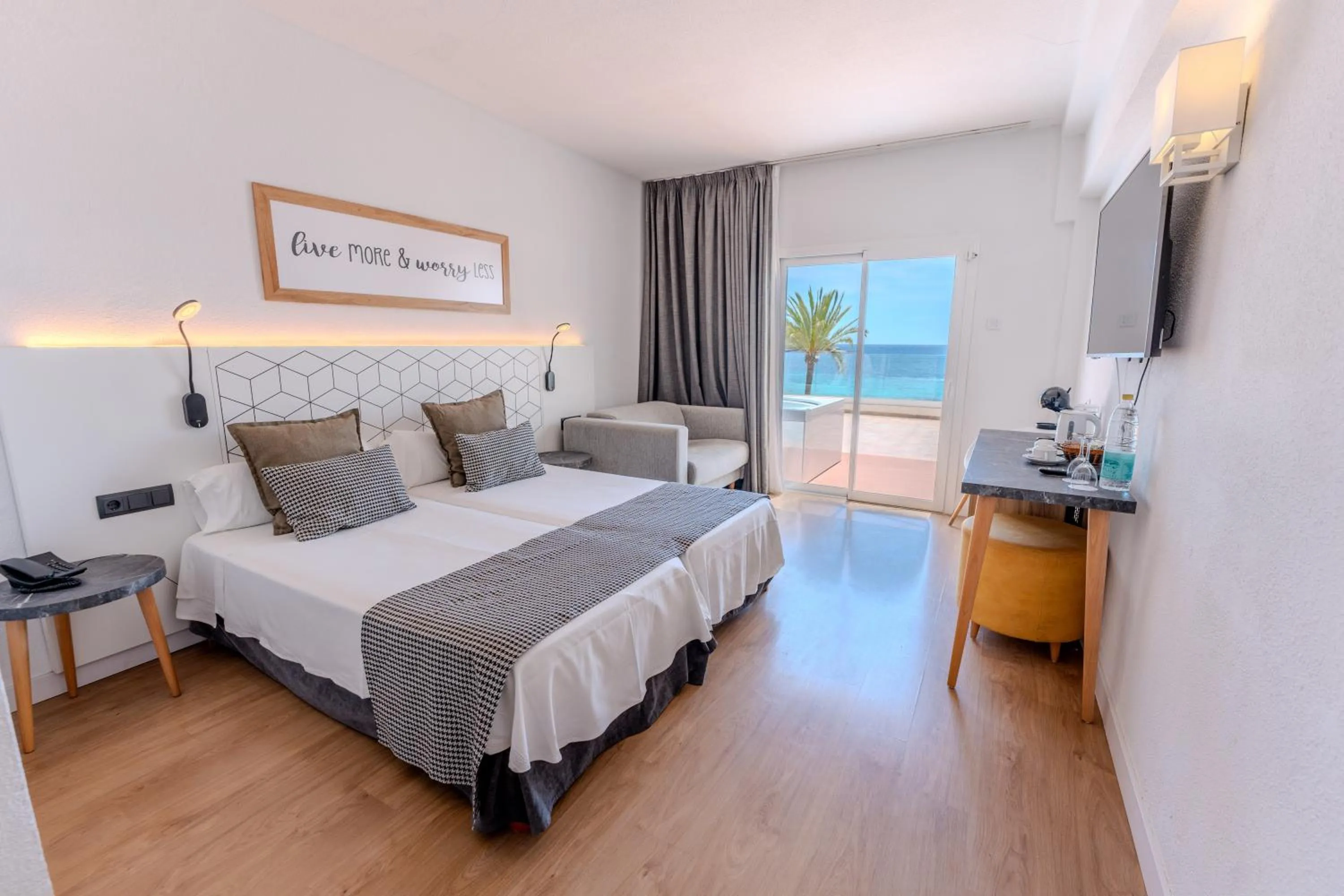 Bed in Flamboyan Caribe Hotel & Spa