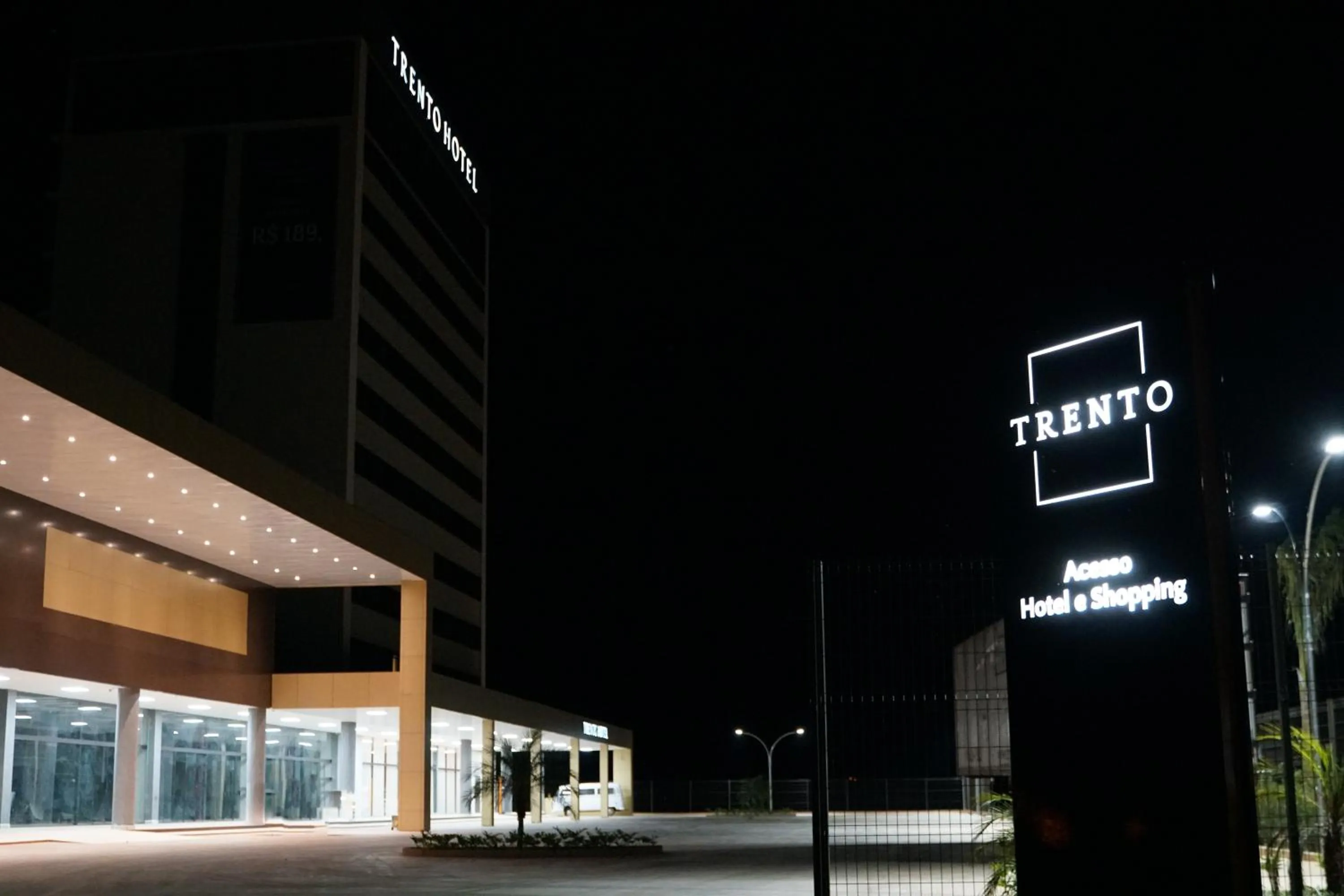 Property building in Trento Hotel Guaíra by Unna