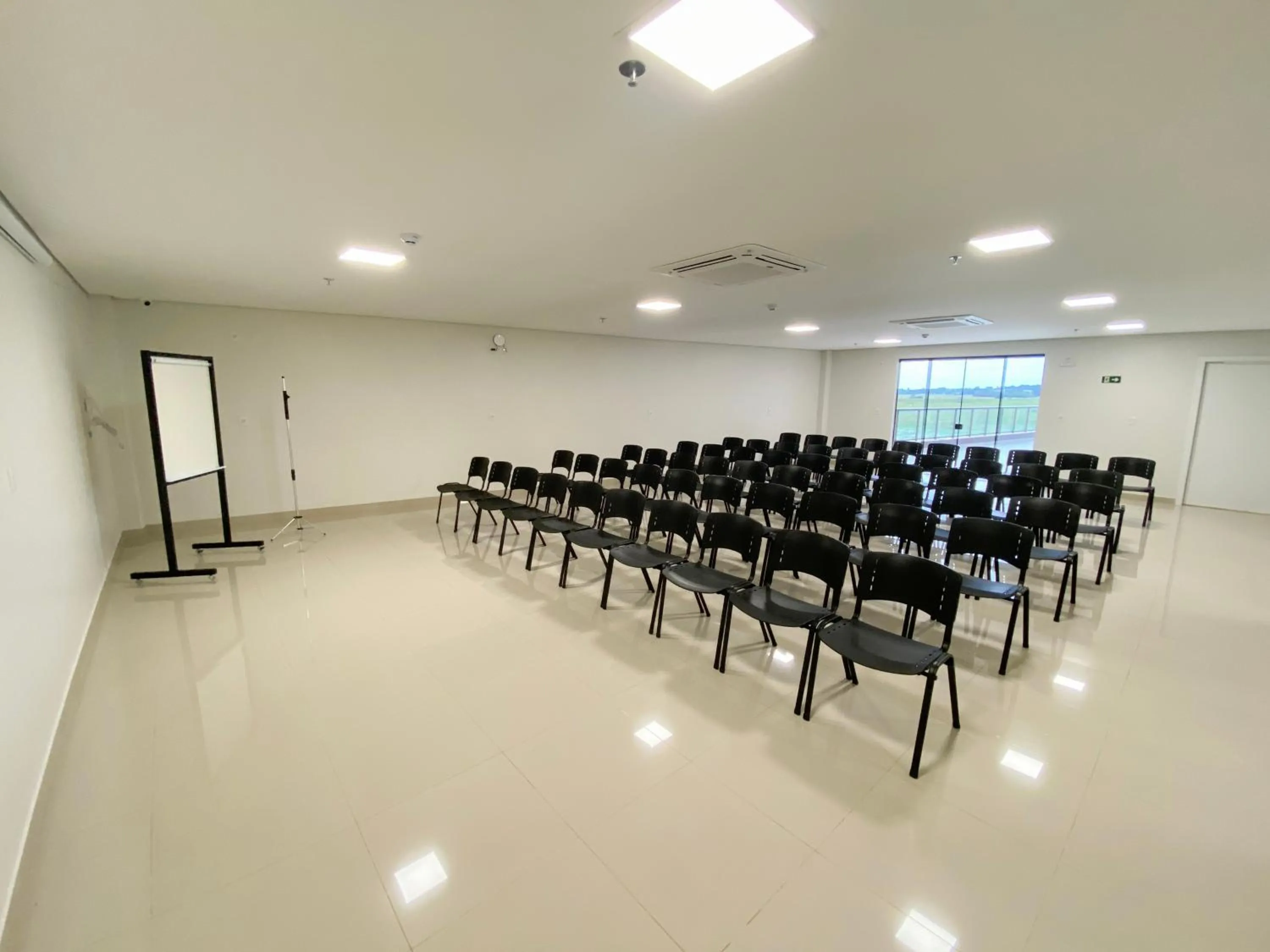 Meeting/conference room in Trento Hotel Guaíra by Unna