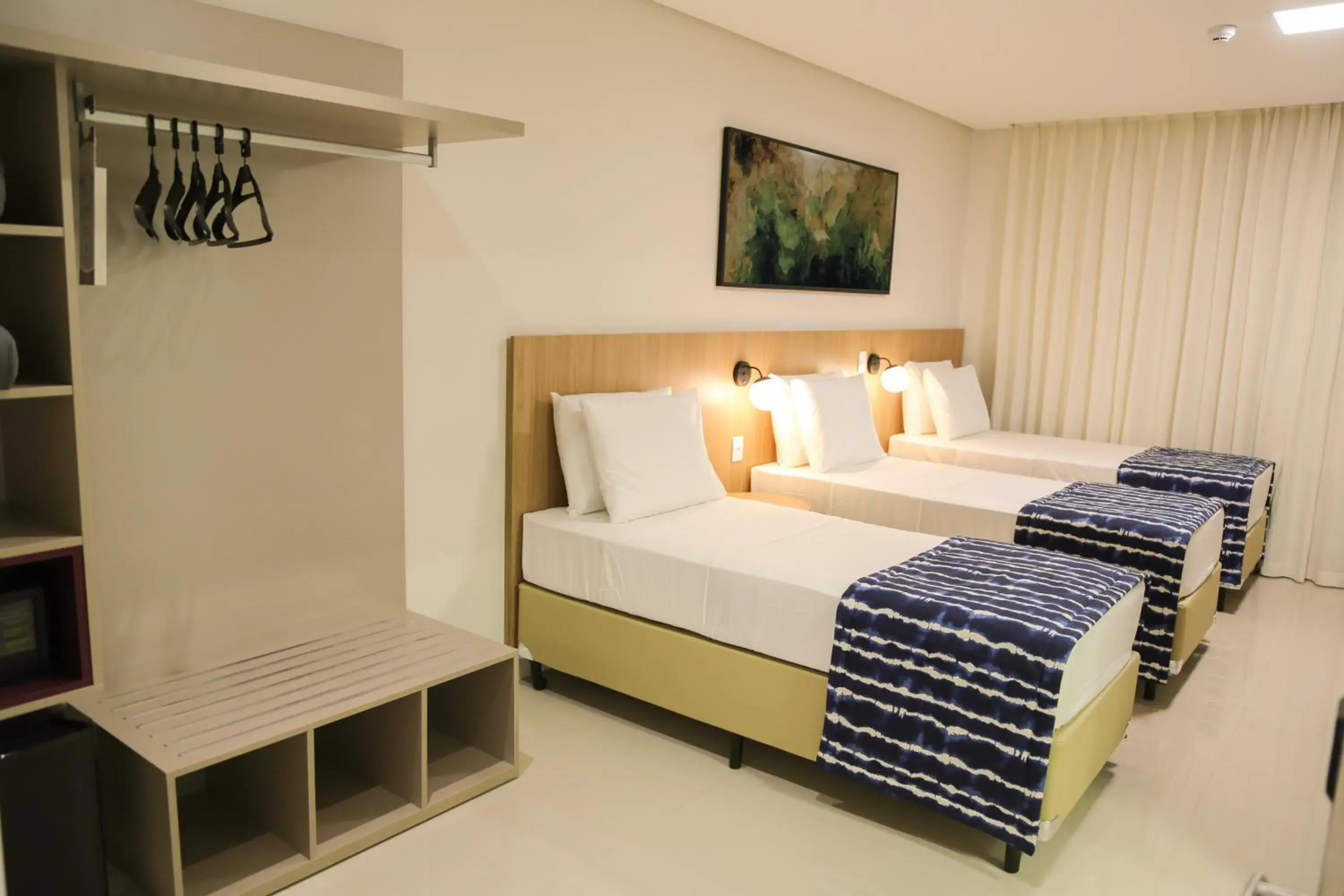 Standard Triple Room in Trento Hotel Guaíra by Unna Standard Triple Room in Trento Hotel Guaíra by Unna
