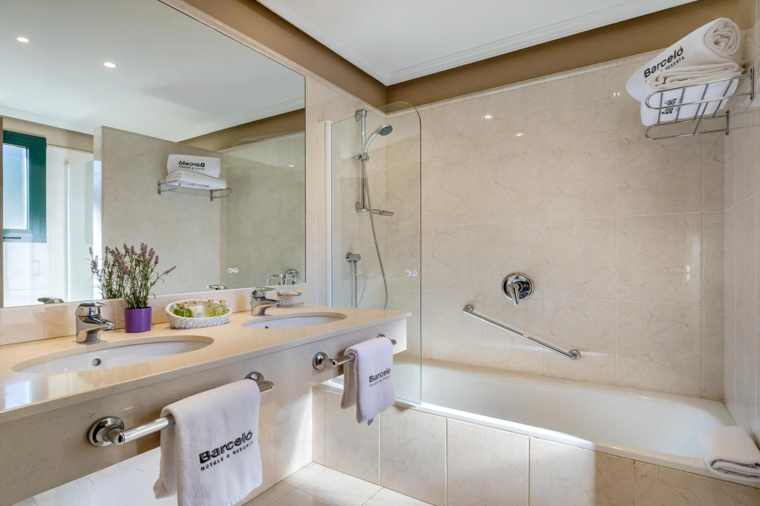 Bathroom in Barceló Montecastillo Golf