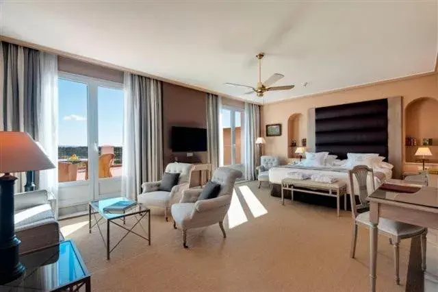 TV and multimedia, Bed in Barceló Montecastillo Golf TV and multimedia, Bed in Barceló Montecastillo Golf