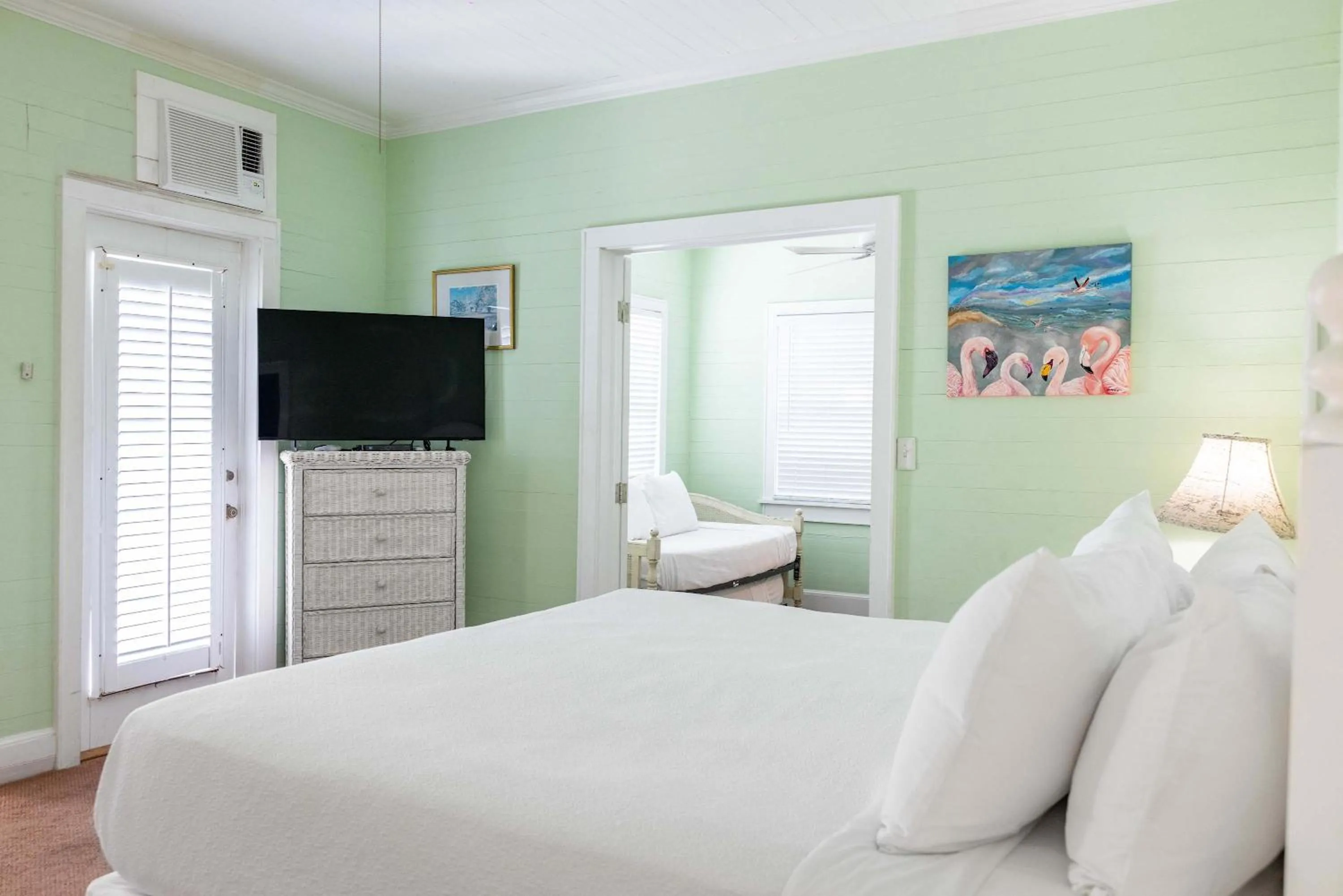 Bed in King Suite Balcony - at James House