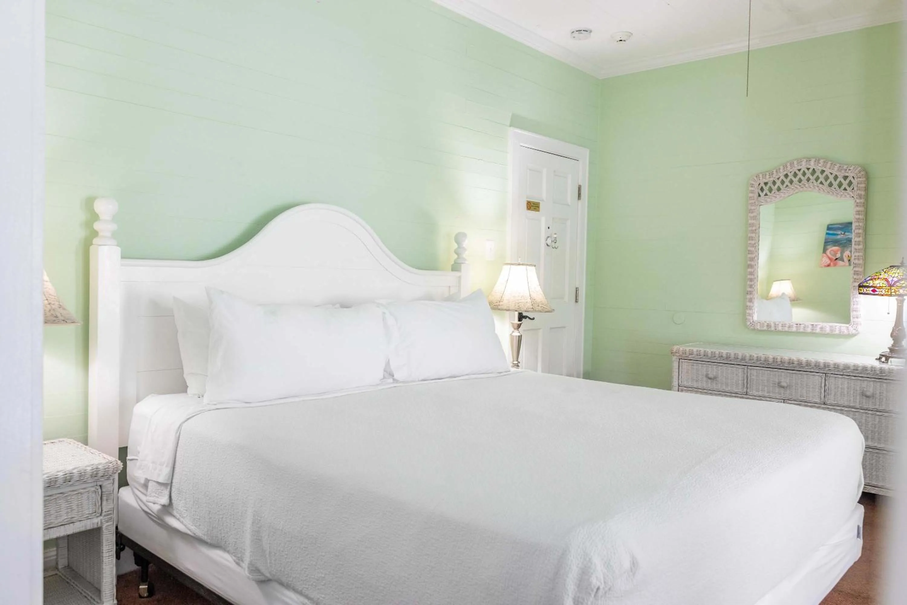 Bed in King Suite Balcony - at James House