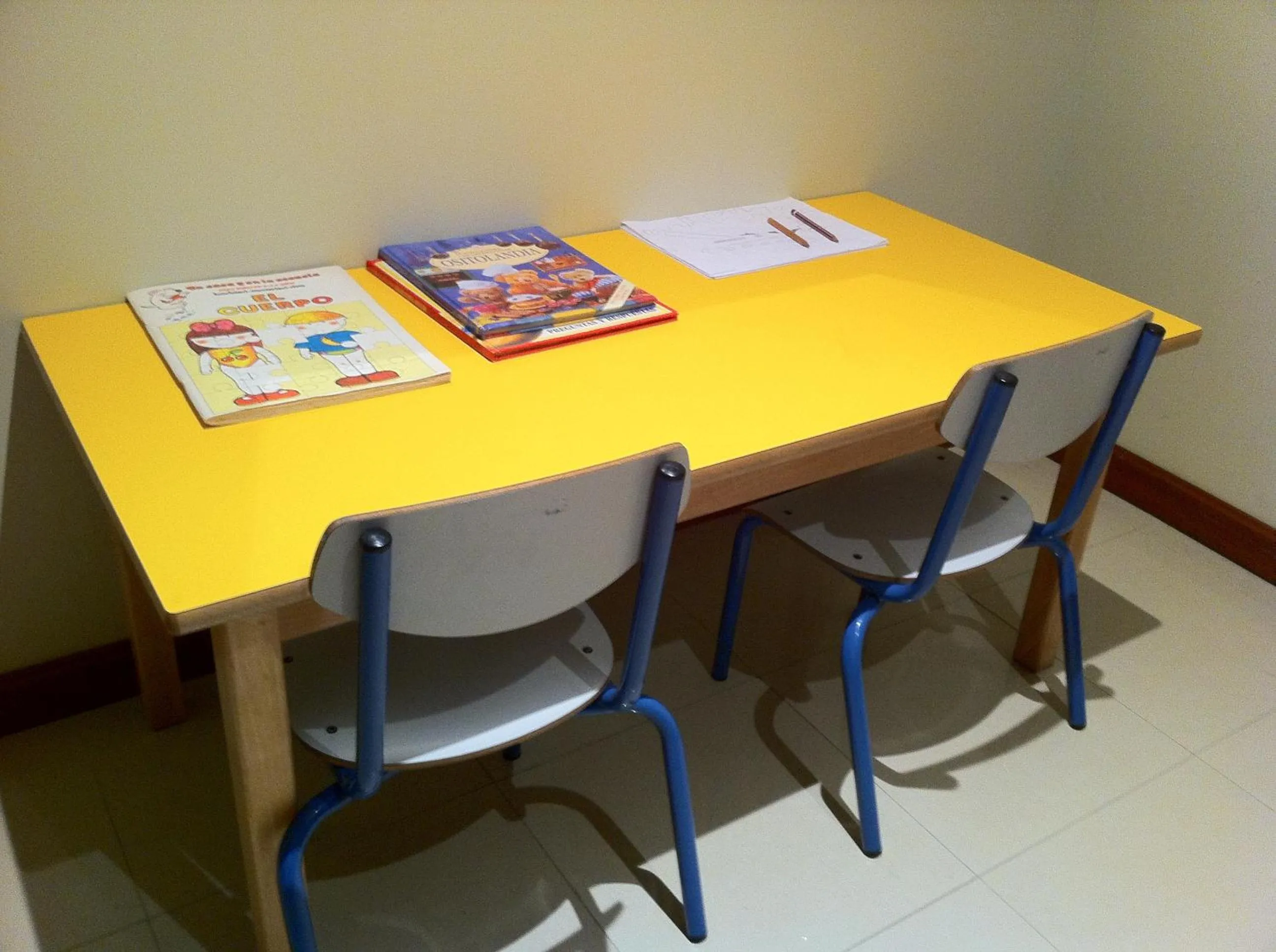 People in Hotel Bufon de Arenillas