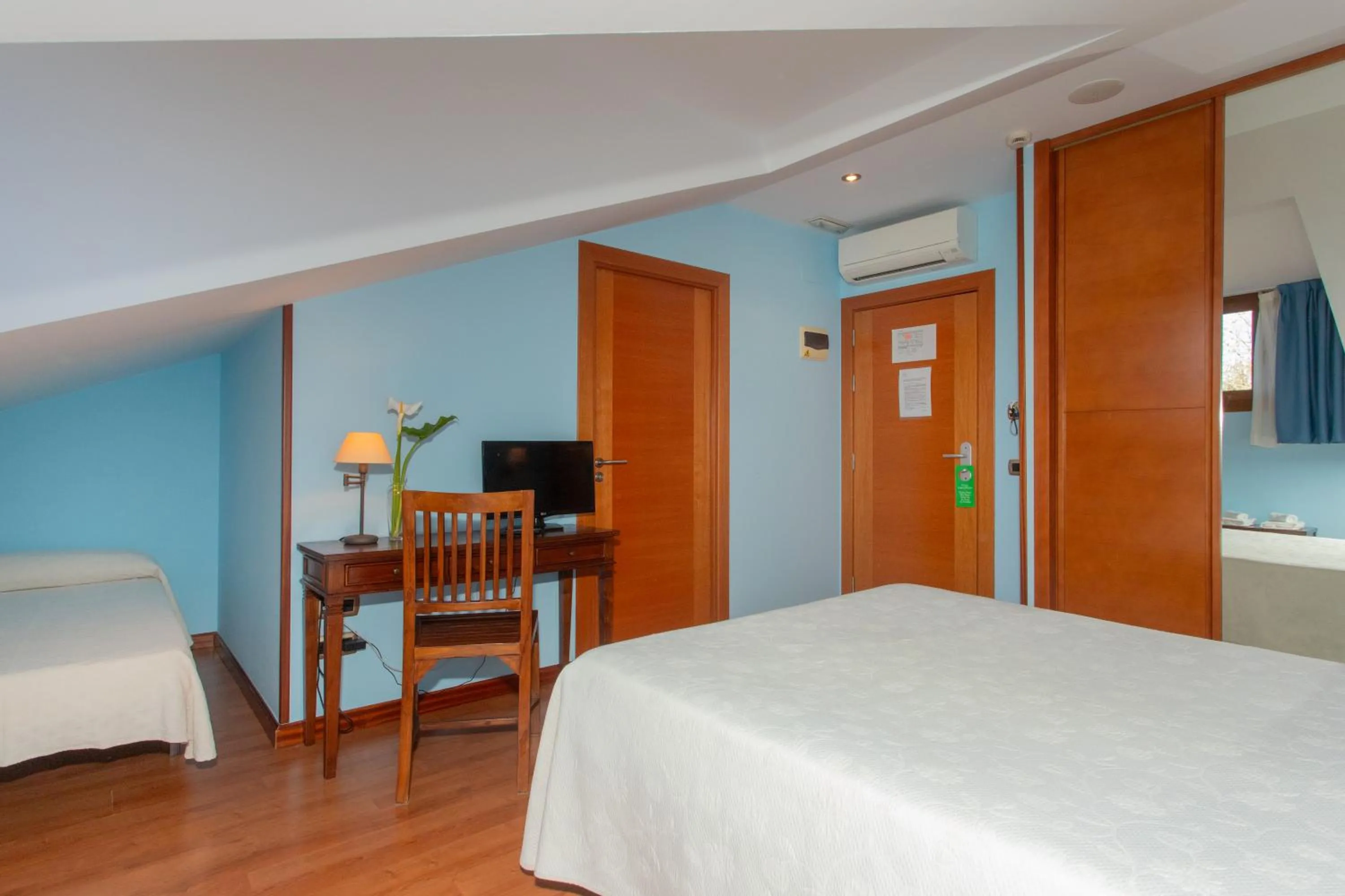 Photo of the whole room, Bed in Hotel Bufon de Arenillas