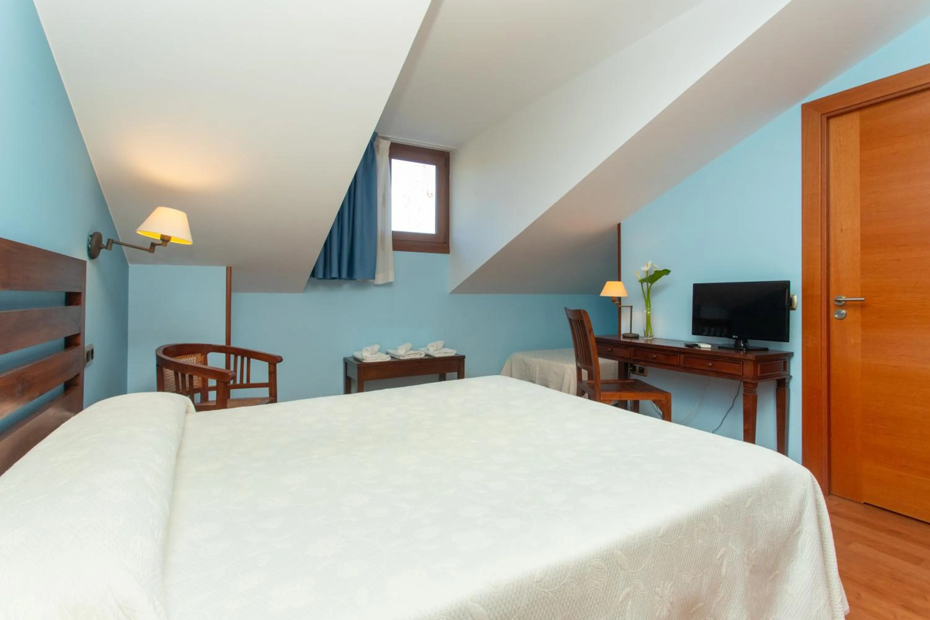 Photo of the whole room, Bed in Hotel Bufon de Arenillas