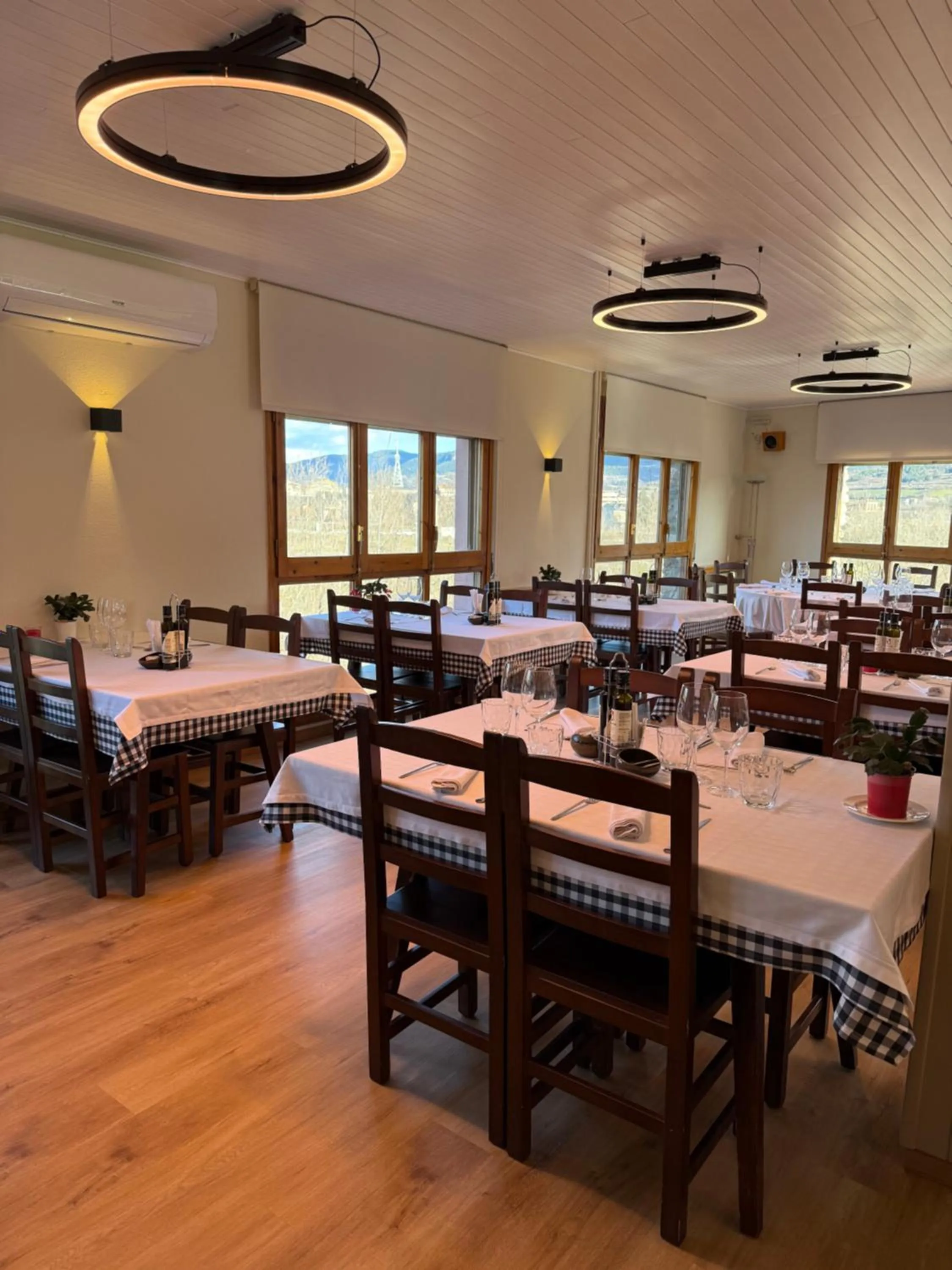 Restaurant/places to eat in Hotel Restaurante La Glorieta