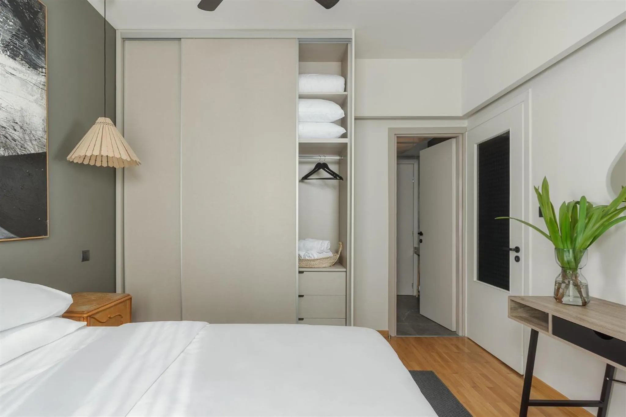 Photo of the whole room, Bed in Anvy Stylish Suites Ioannina