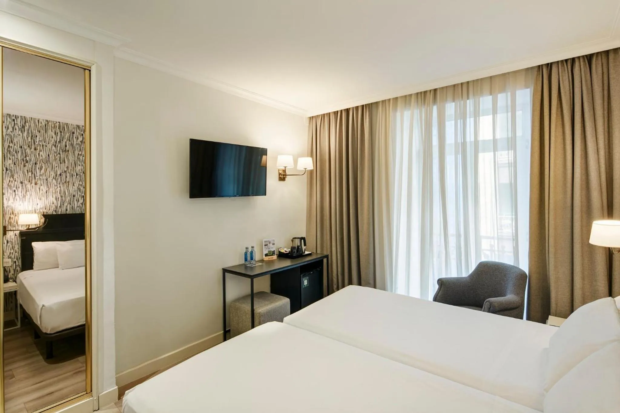 Photo of the whole room, Bed in Sercotel Hotel Europa