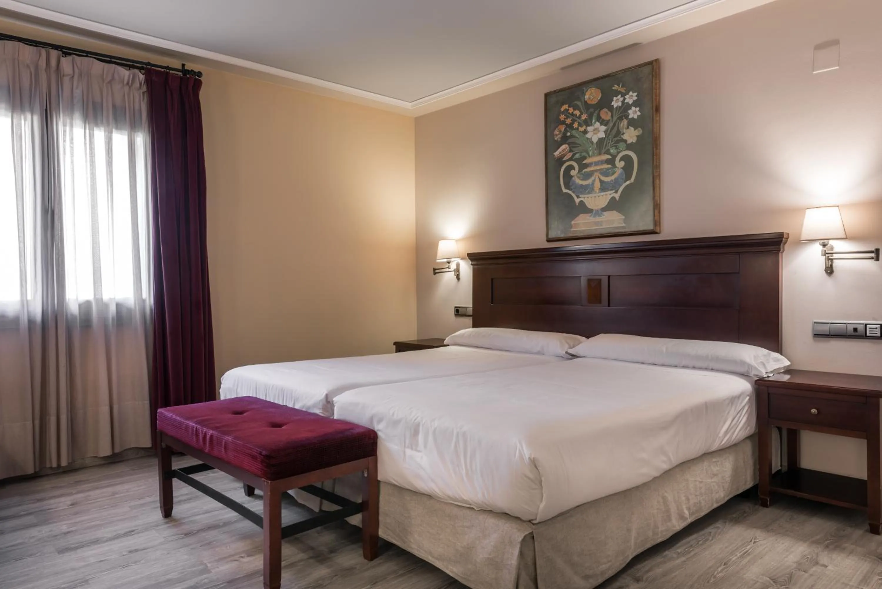 Photo of the whole room, Bed in SNÖ Villa de Sallent 4