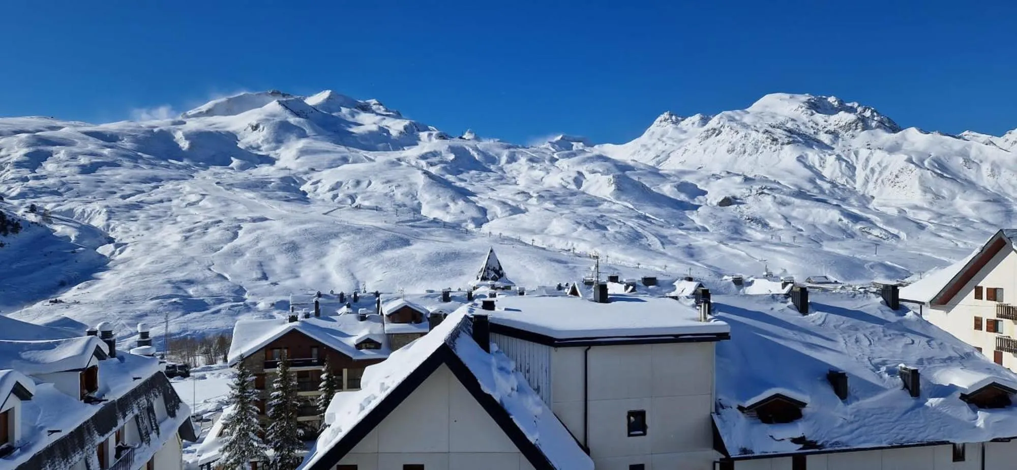 Bird's eye view in SNÖ Villa de Sallent 4