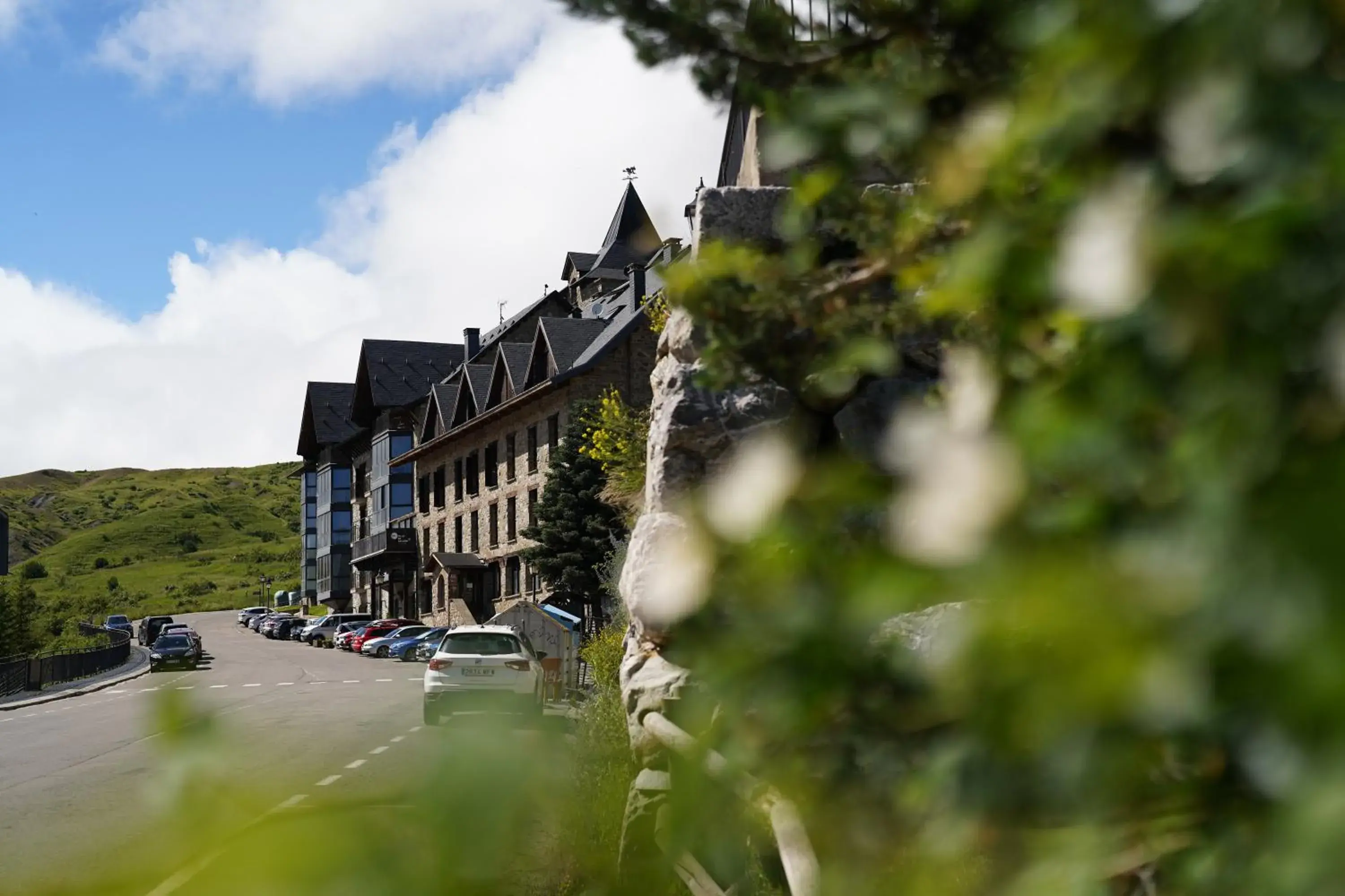 Property building in Snö Villa de Sallent 4 Property building in Snö Villa de Sallent 4