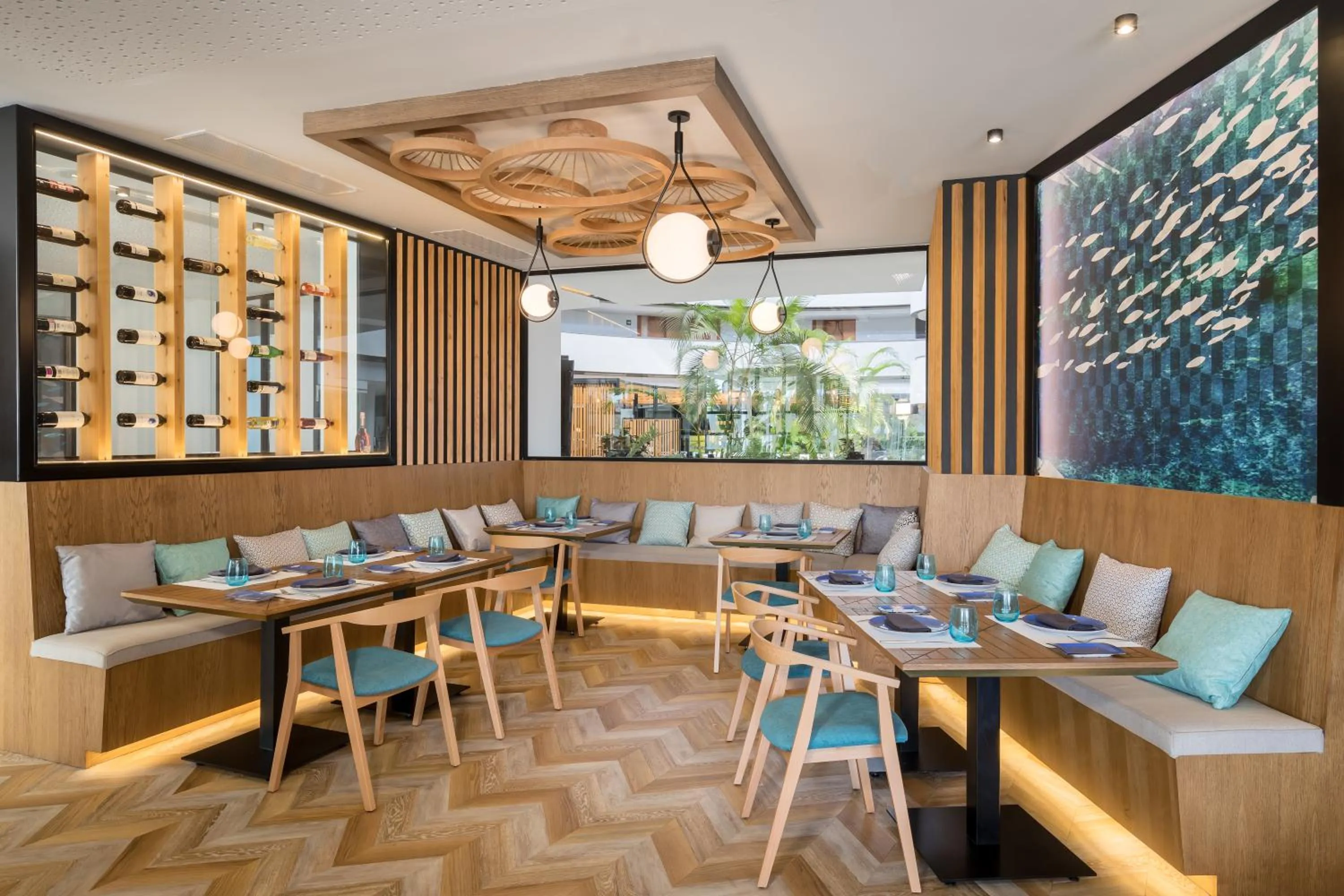 Restaurant/places to eat in Barceló Sevilla Renacimiento