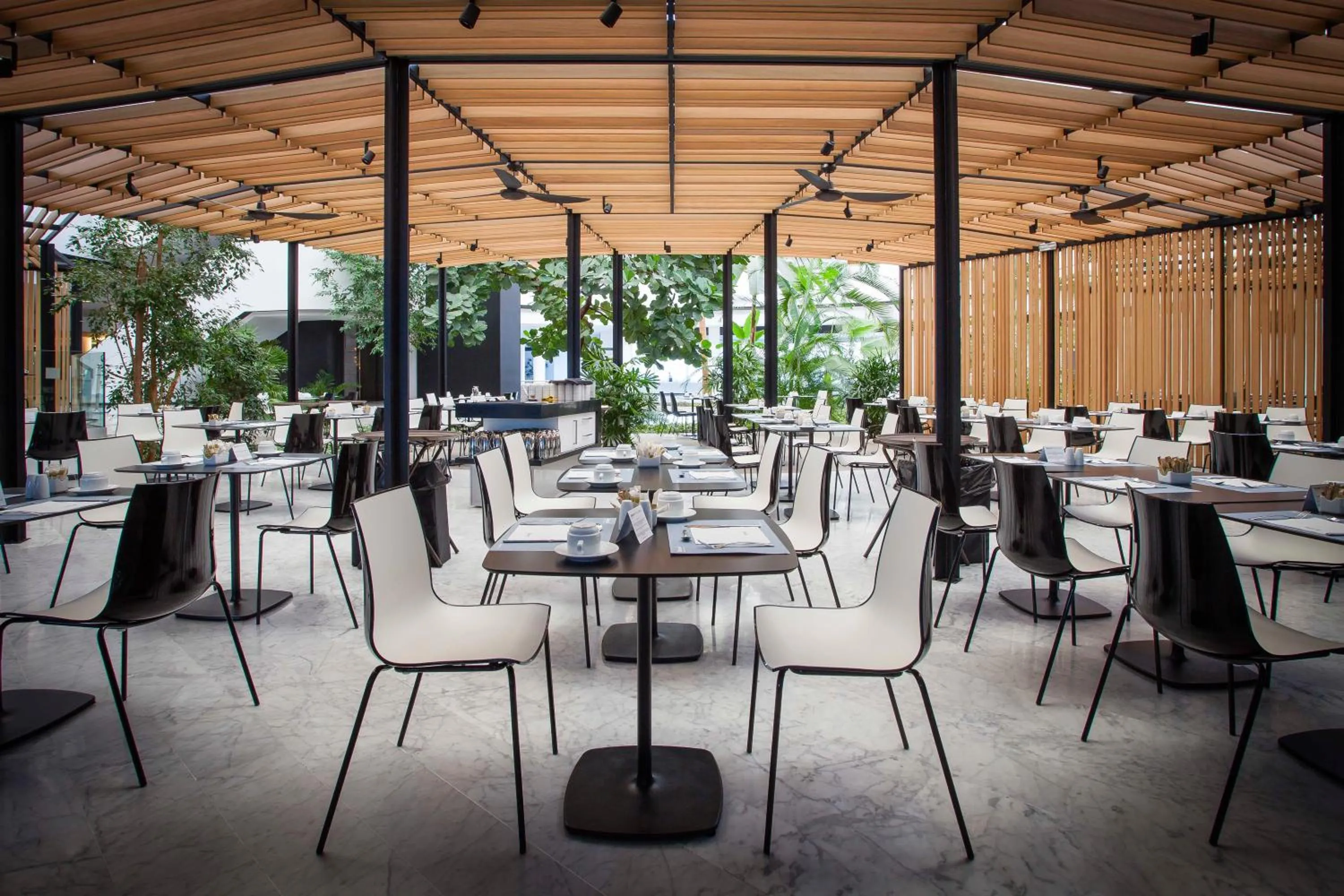 Restaurant/places to eat in Barceló Sevilla Renacimiento