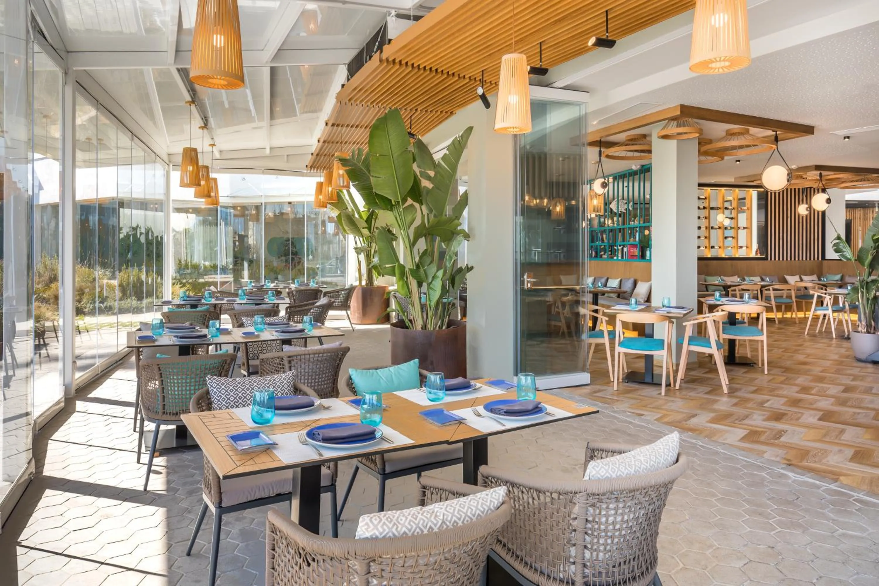 Restaurant/places to eat in Barceló Sevilla Renacimiento