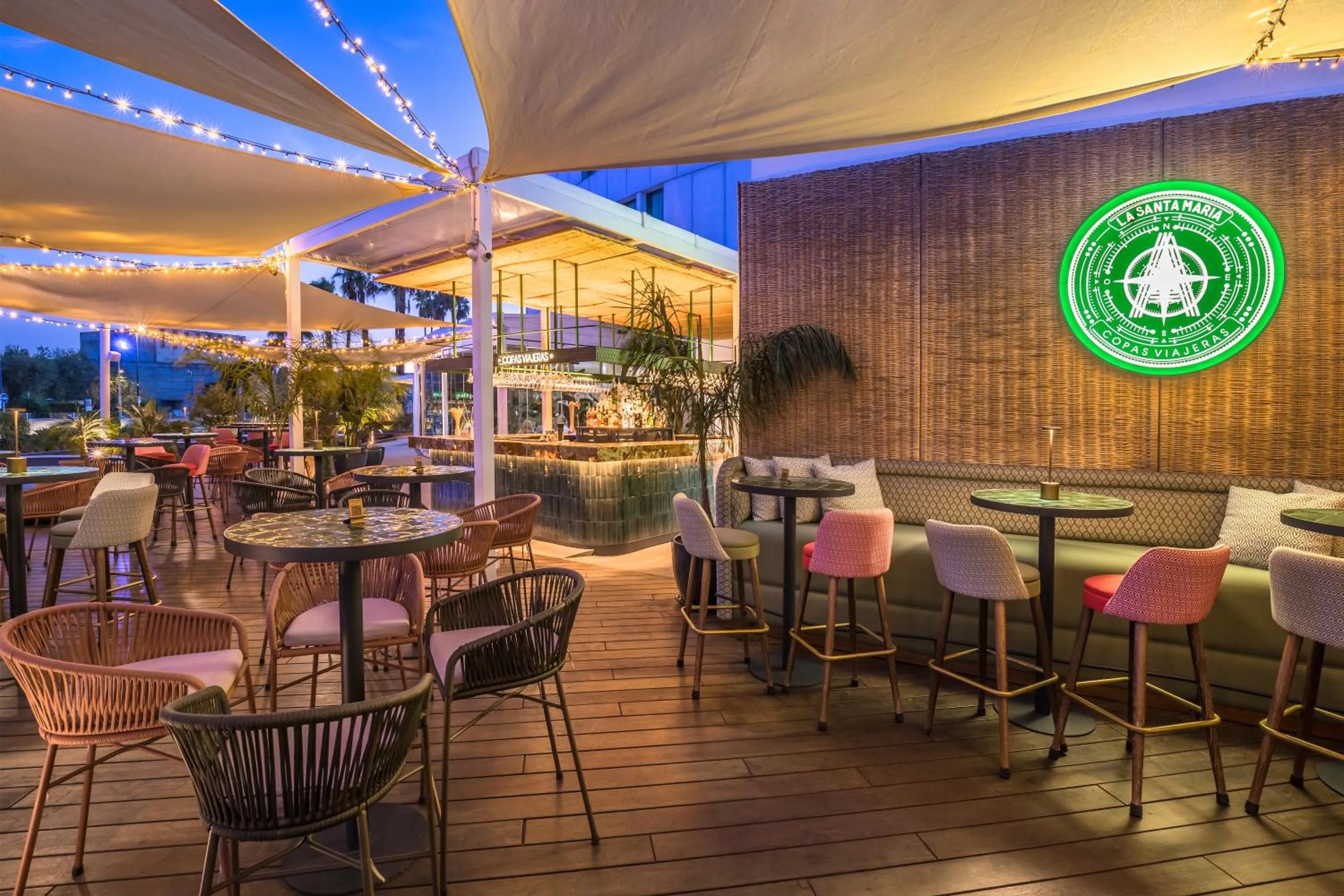 Lounge or bar in Barceló Sevilla Renacimiento