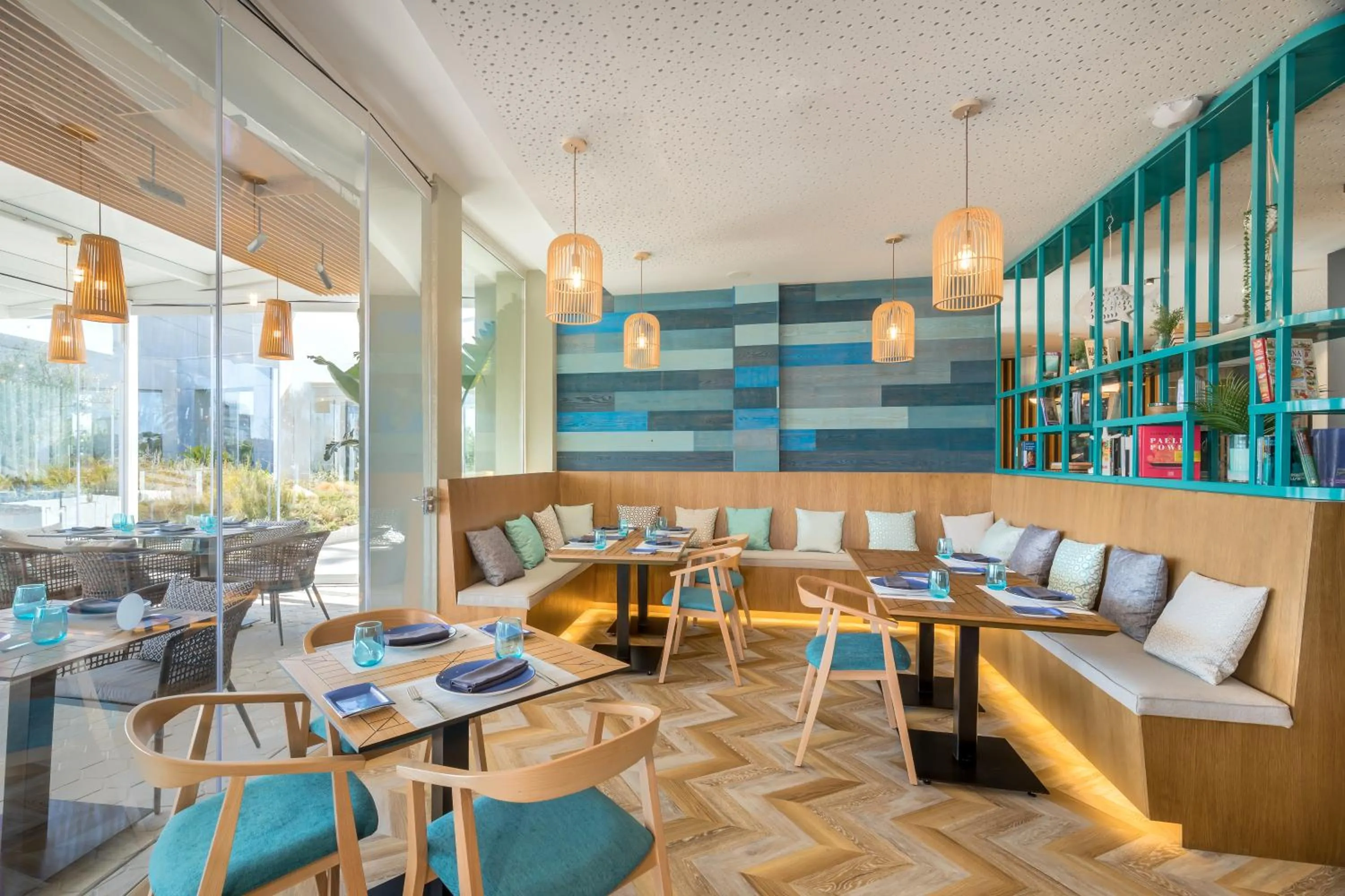 Restaurant/places to eat in Barceló Sevilla Renacimiento