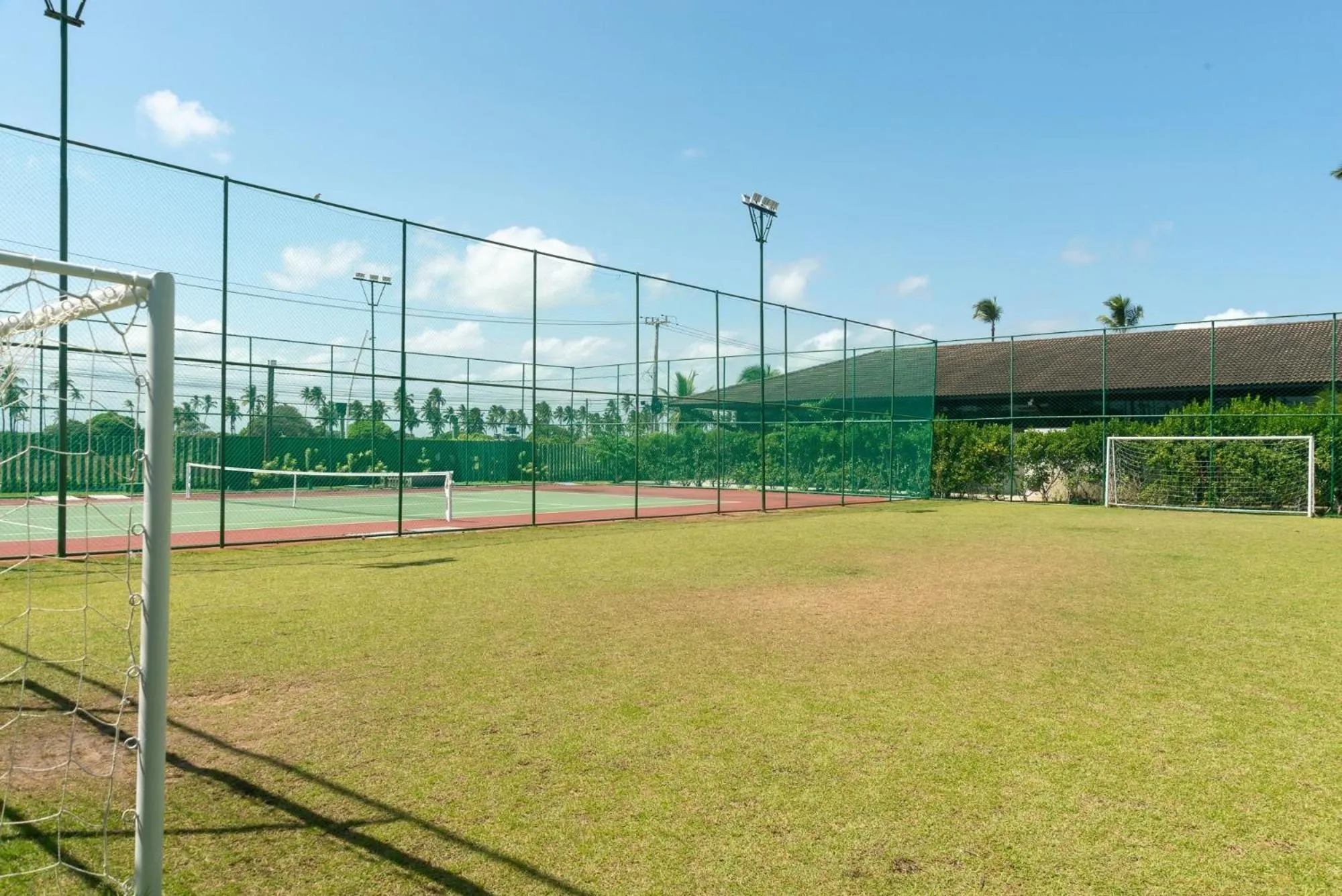 Tennis court in Malawi Muro Alto Porto de Galinhas Beira Mar