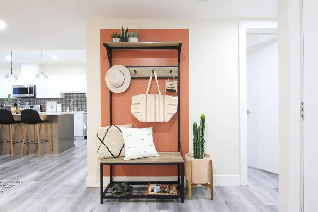 Facade/entrance in Executive Bsmt Suite, King Bed, 5 min to DT & Whyte Ave, Sleeps 6!