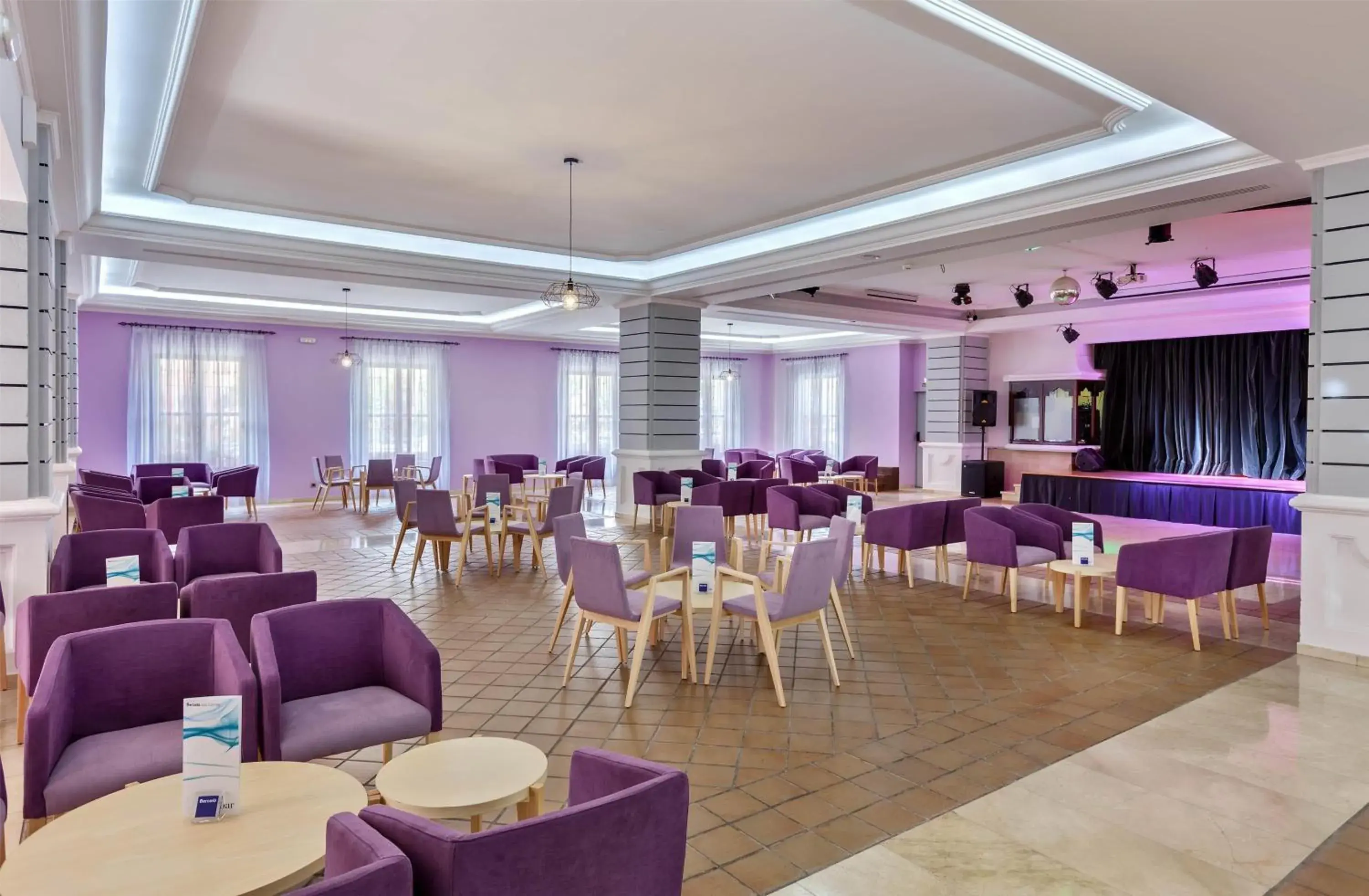 Lounge or bar in Barceló Isla Canela Lounge or bar in Barceló Isla Canela