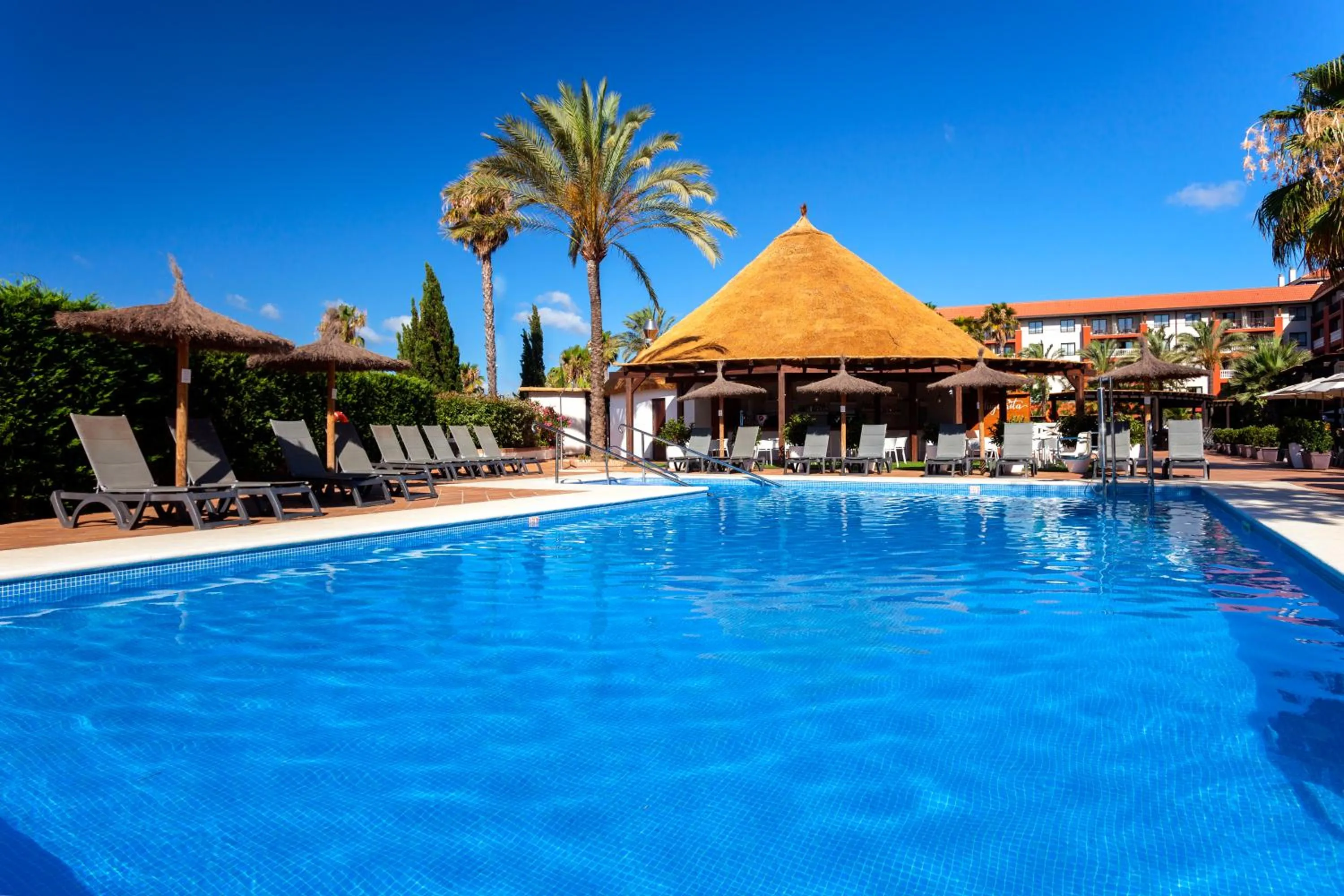 Swimming pool in Occidental Isla Cristina