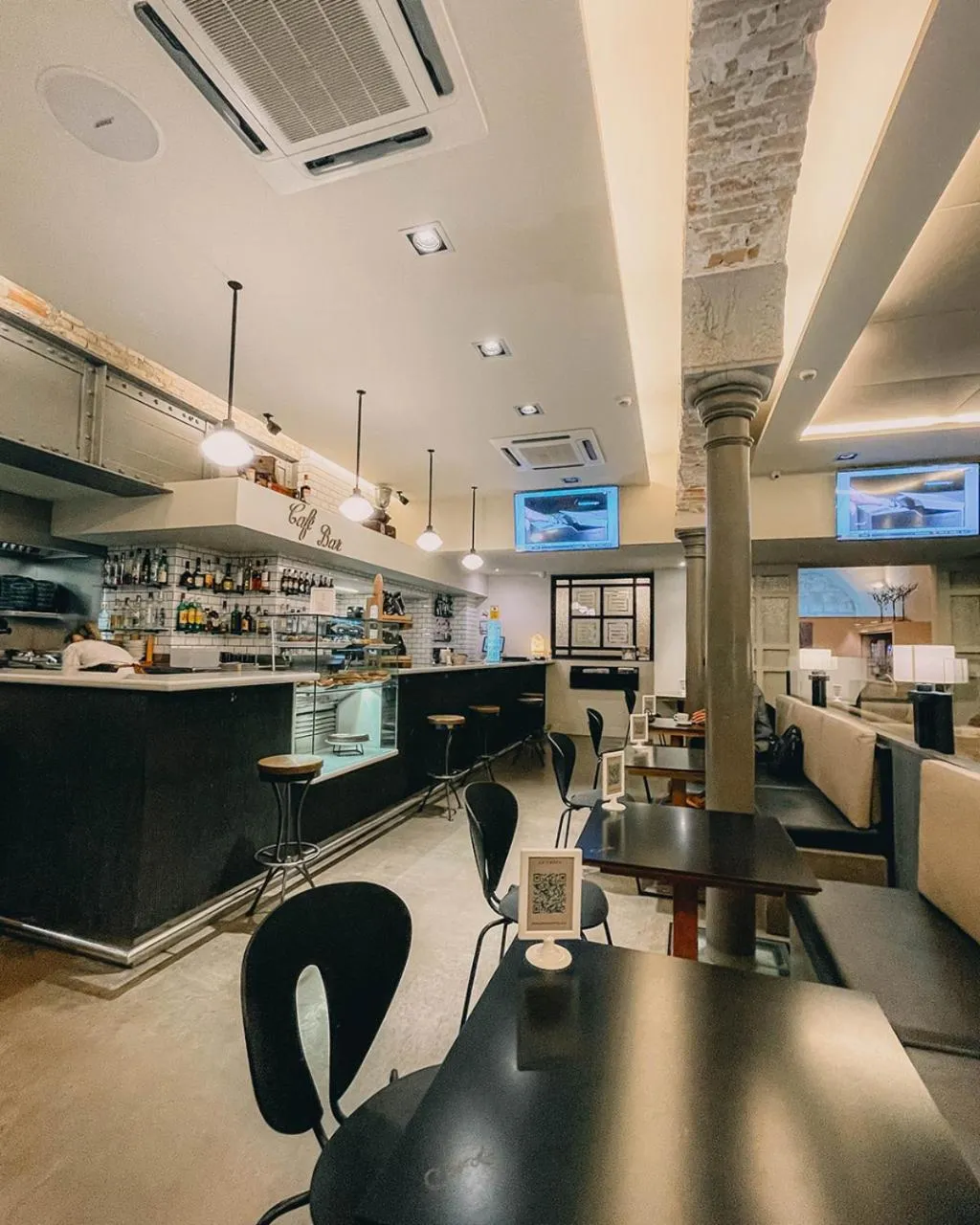 Restaurant/places to eat in Peninsular